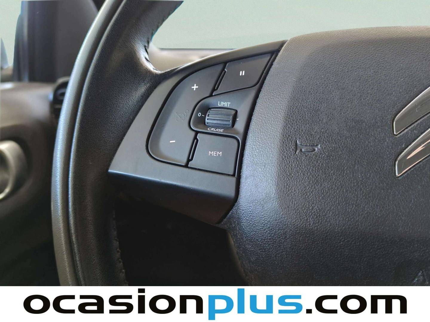 Equipamiento del Citroën C4 Cactus Citroën C4 Cactus 1.2 VTi Feel Fine (82 CV)