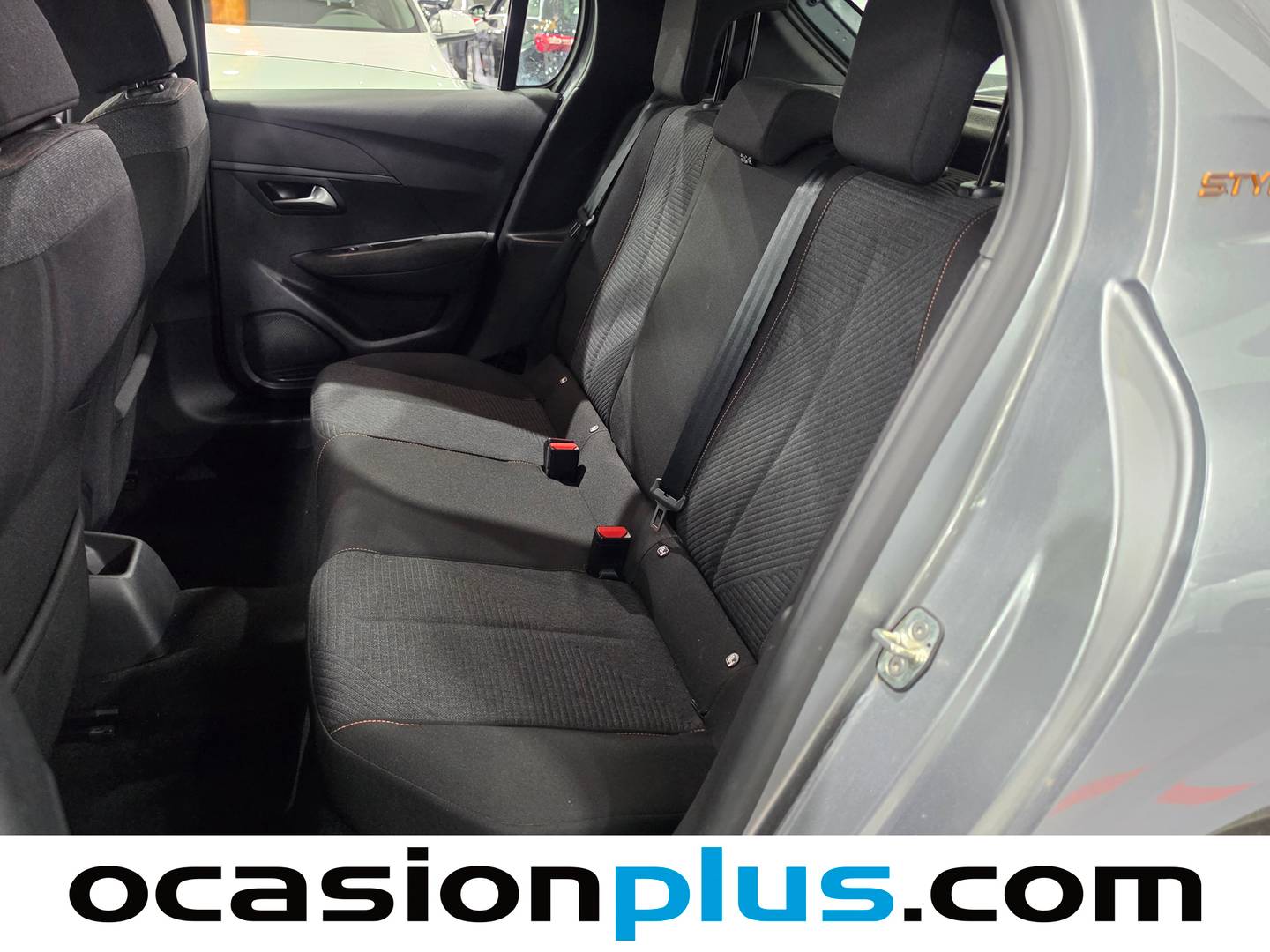 Foto asientos traseros Peugeot 208 Peugeot 208 Style Hybrid 100 eDCS6 (100 CV)
