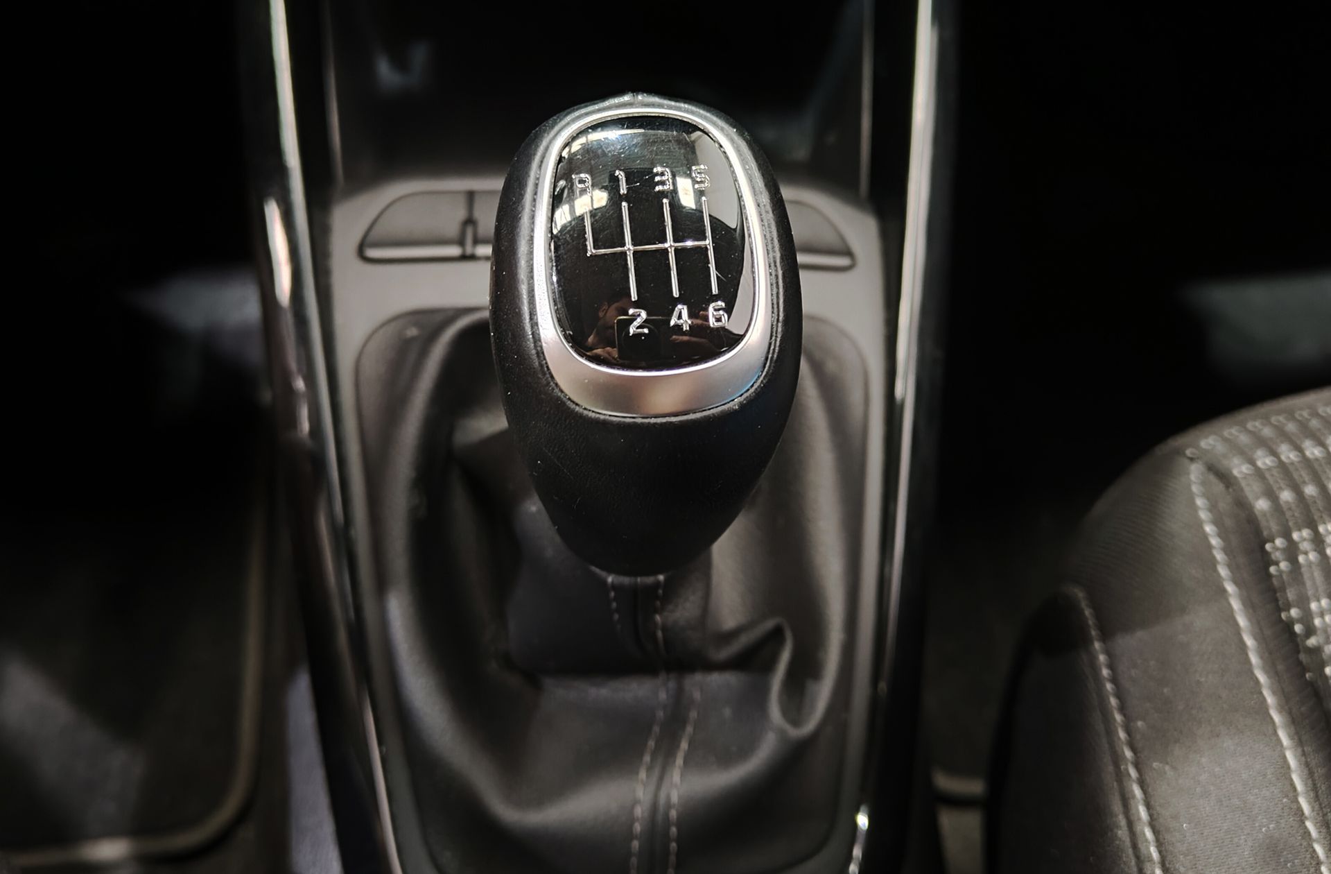 Kia Stonic 1.0 T-GDi MHEV Drive iMT - foto 5