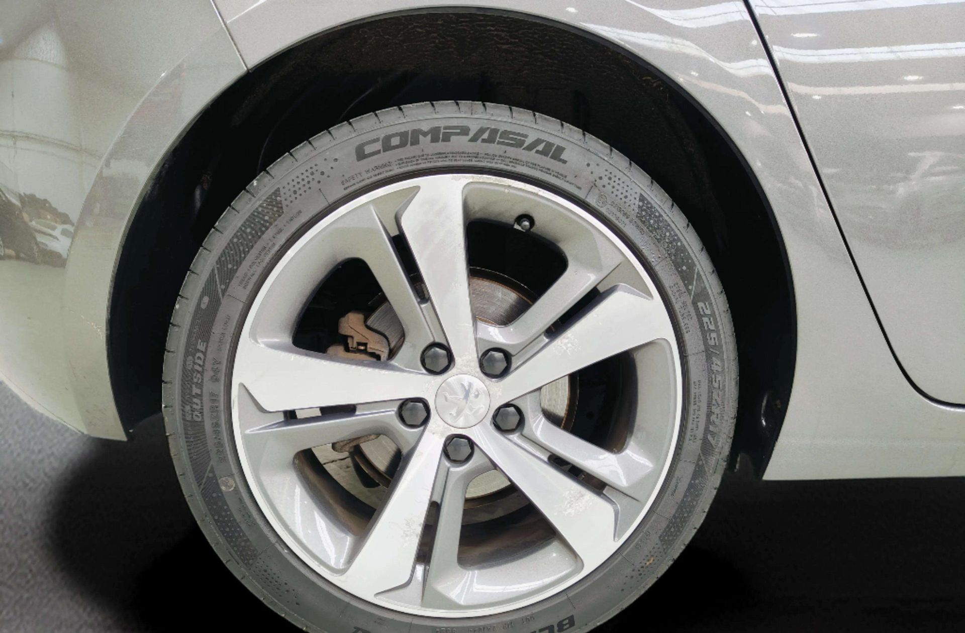 Peugeot 308 BlueHDi 130 Allure - foto 41