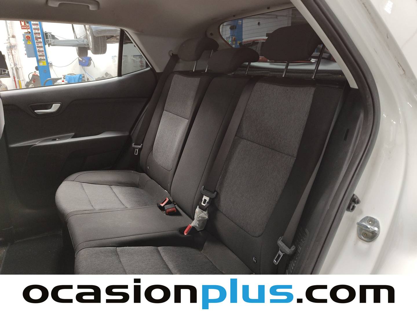 Foto asientos traseros KIA Stonic KIA Stonic 1.0 T-GDi MHEV iMT Concept (100 CV)
