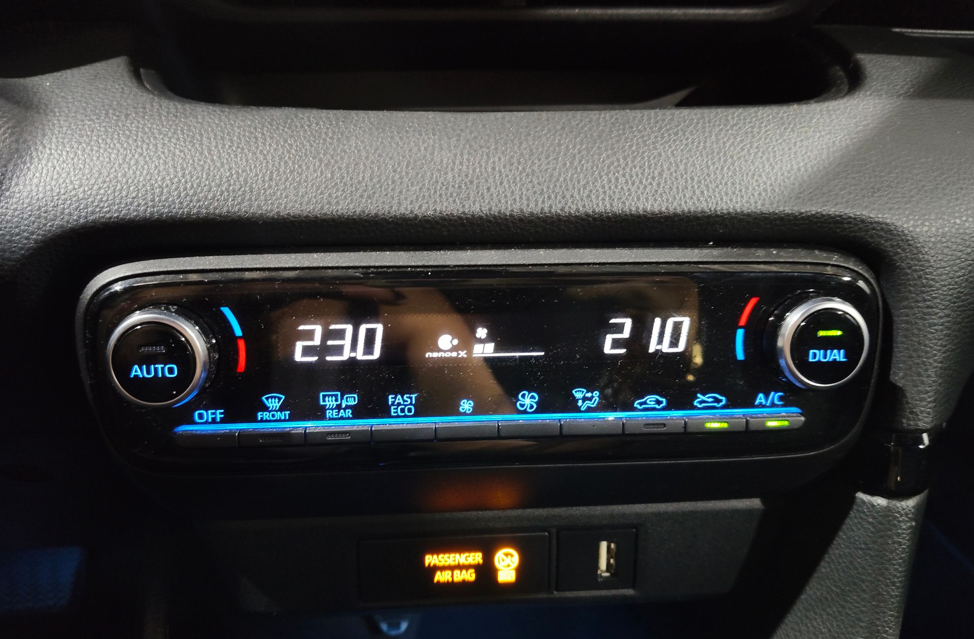 Toyota Yaris 1.5 120H Style Plus - foto 31