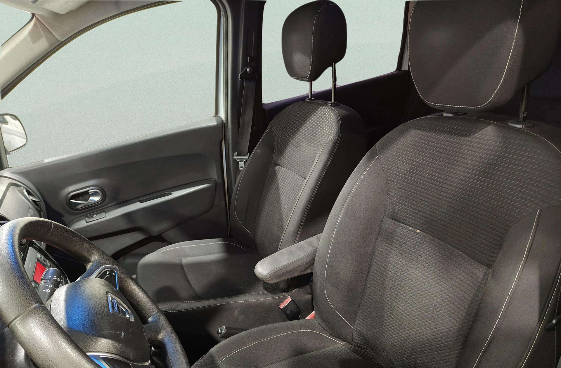 Dacia Lodgy Laureate TCe 7 plazas - foto 8