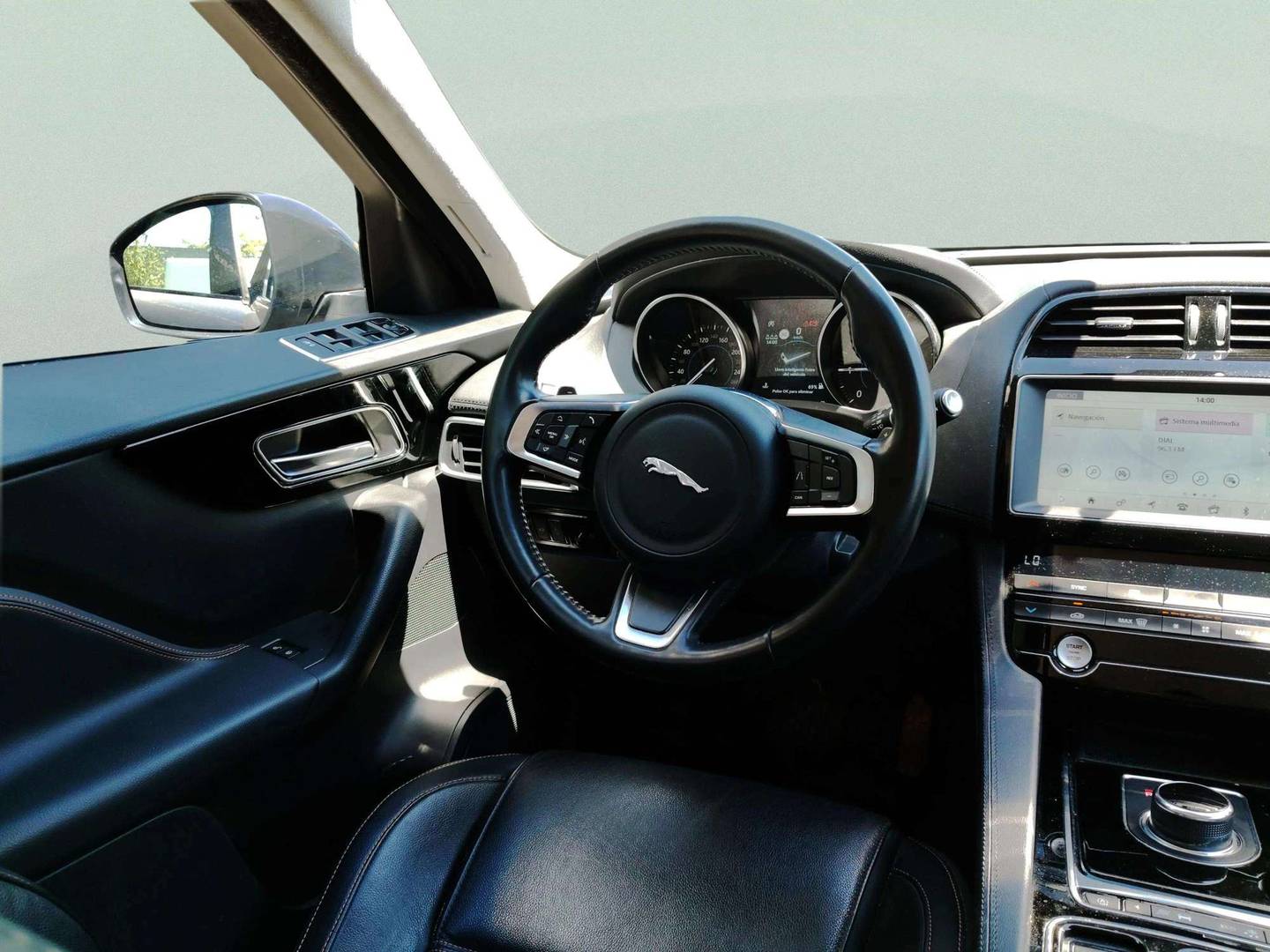 Foto Jaguar F-Pace Jaguar F-PACE 2.0L i4D Prestige AWD Auto (180 CV) siete plazas