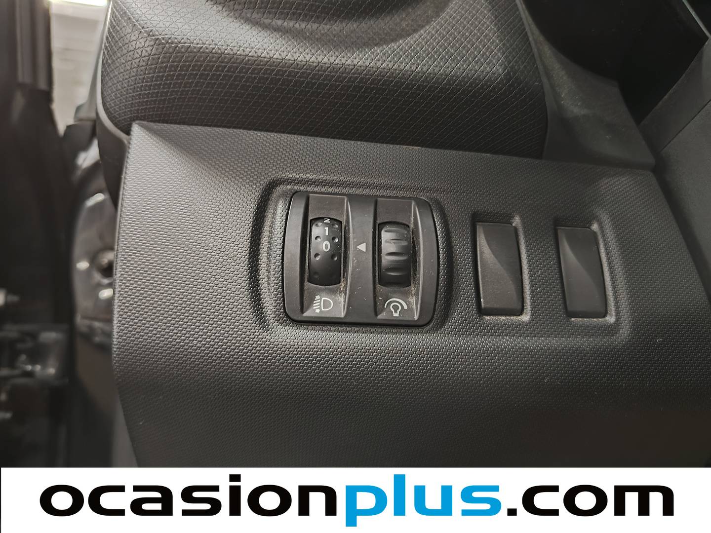 Equipamiento del Renault Clio Renault Clio Expression 1.2 16v (75 CV)