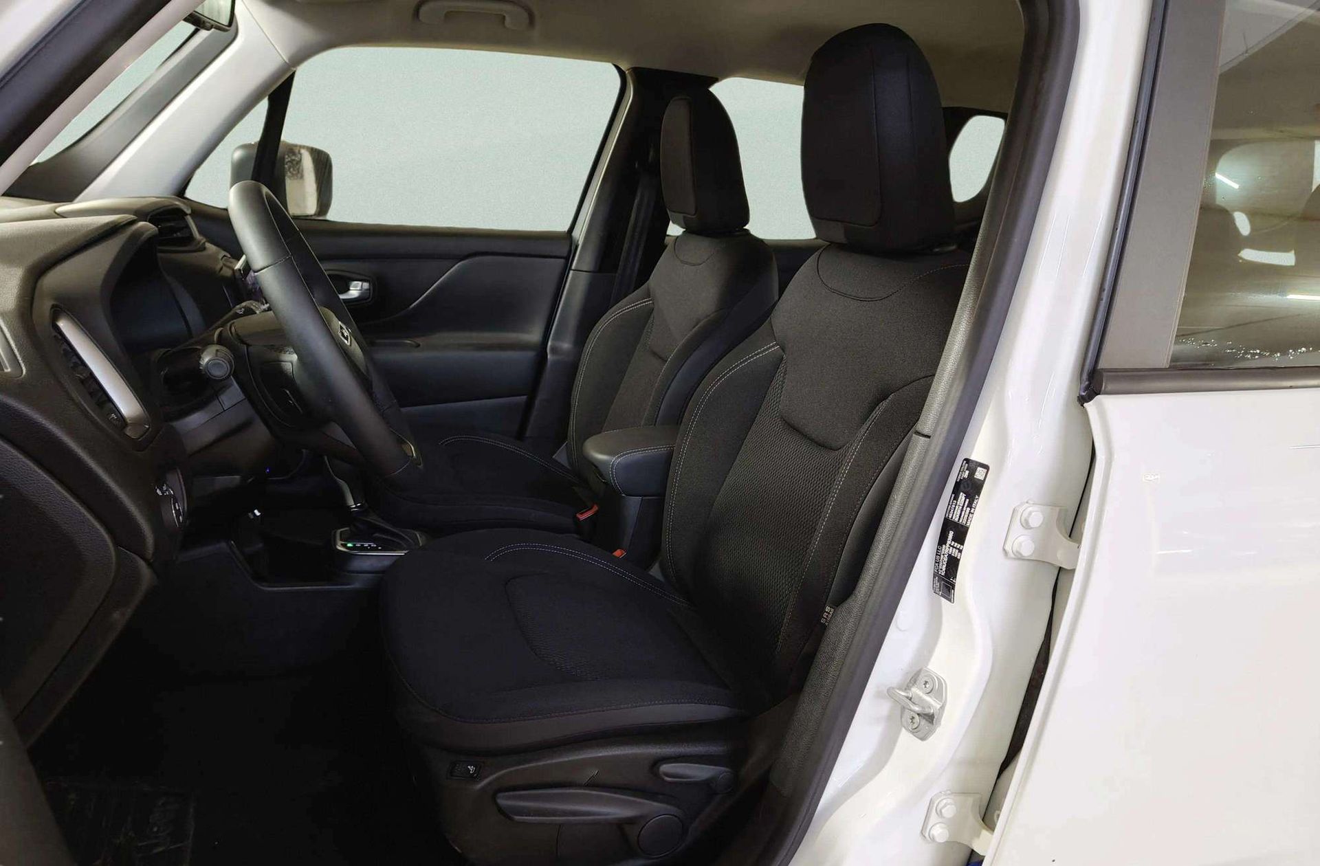 Jeep Renegade eHybrid 1.5 Altitude DCT - foto 13
