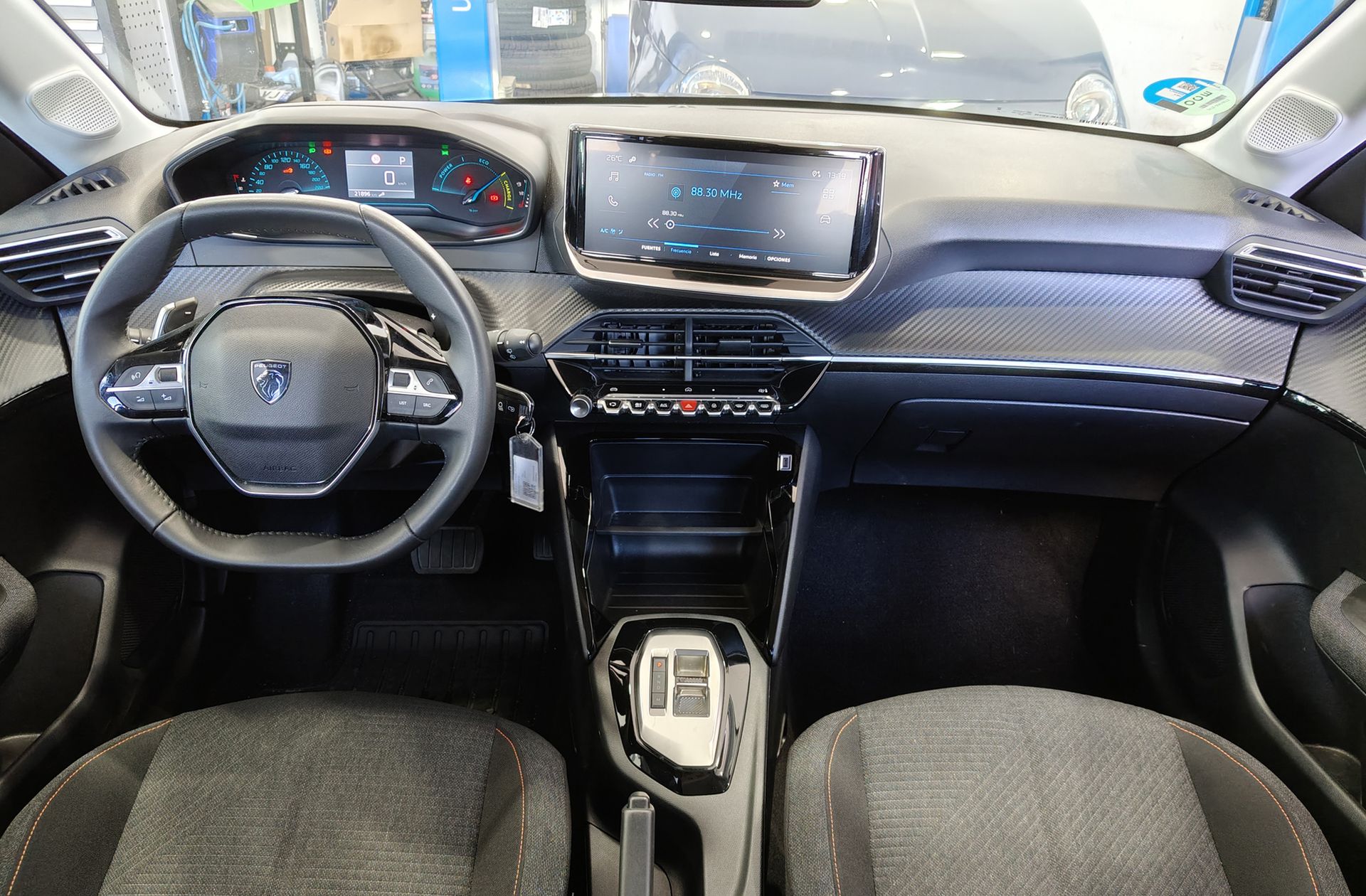 Peugeot 208 Style Hybrid 110 eDCS6 - foto 6