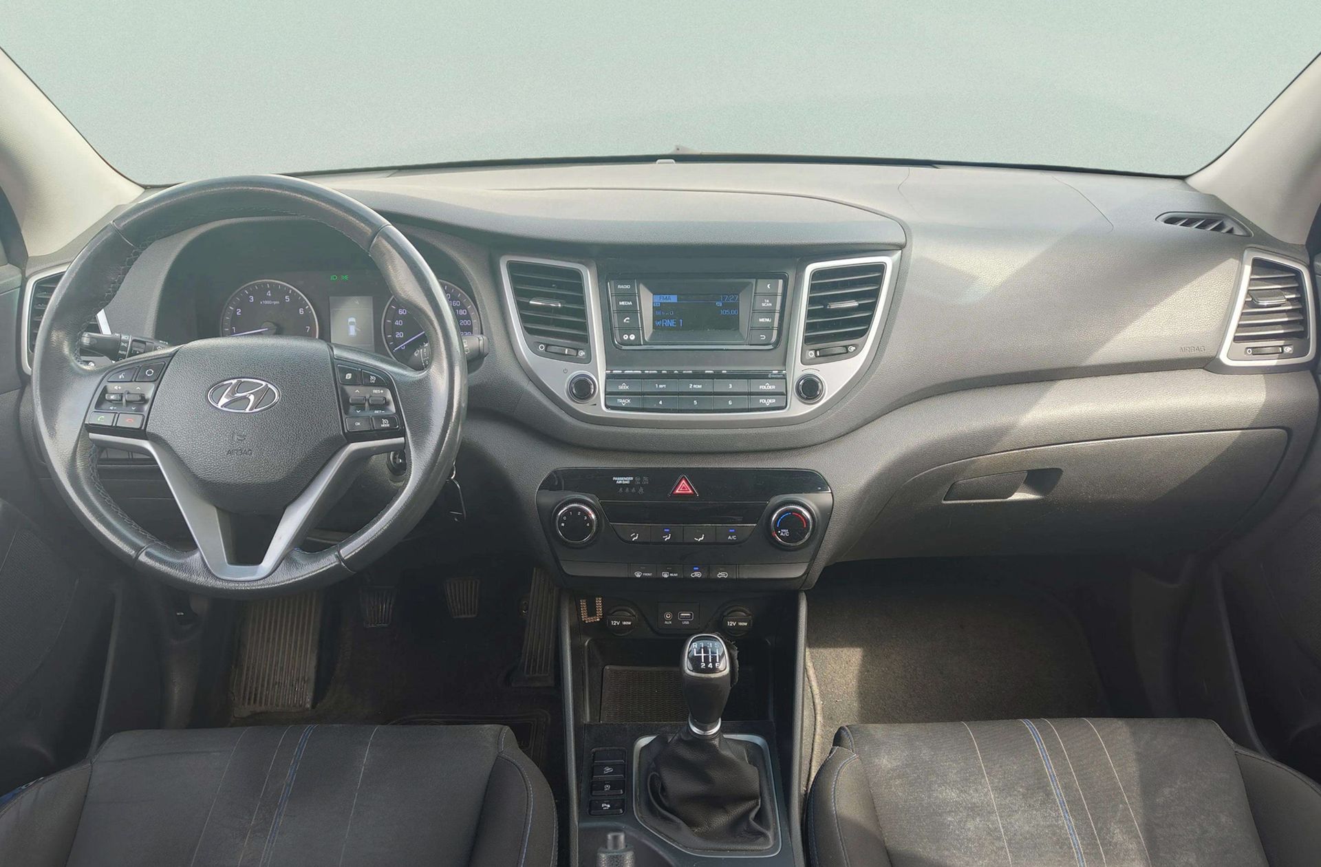 Hyundai Tucson 1.6 GDI BlueDrive Essence 4x2 - foto 6