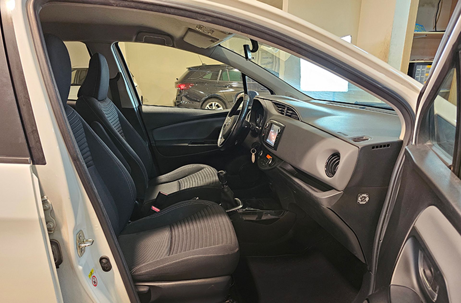 Toyota Yaris 1.3 100 Feel - foto 15