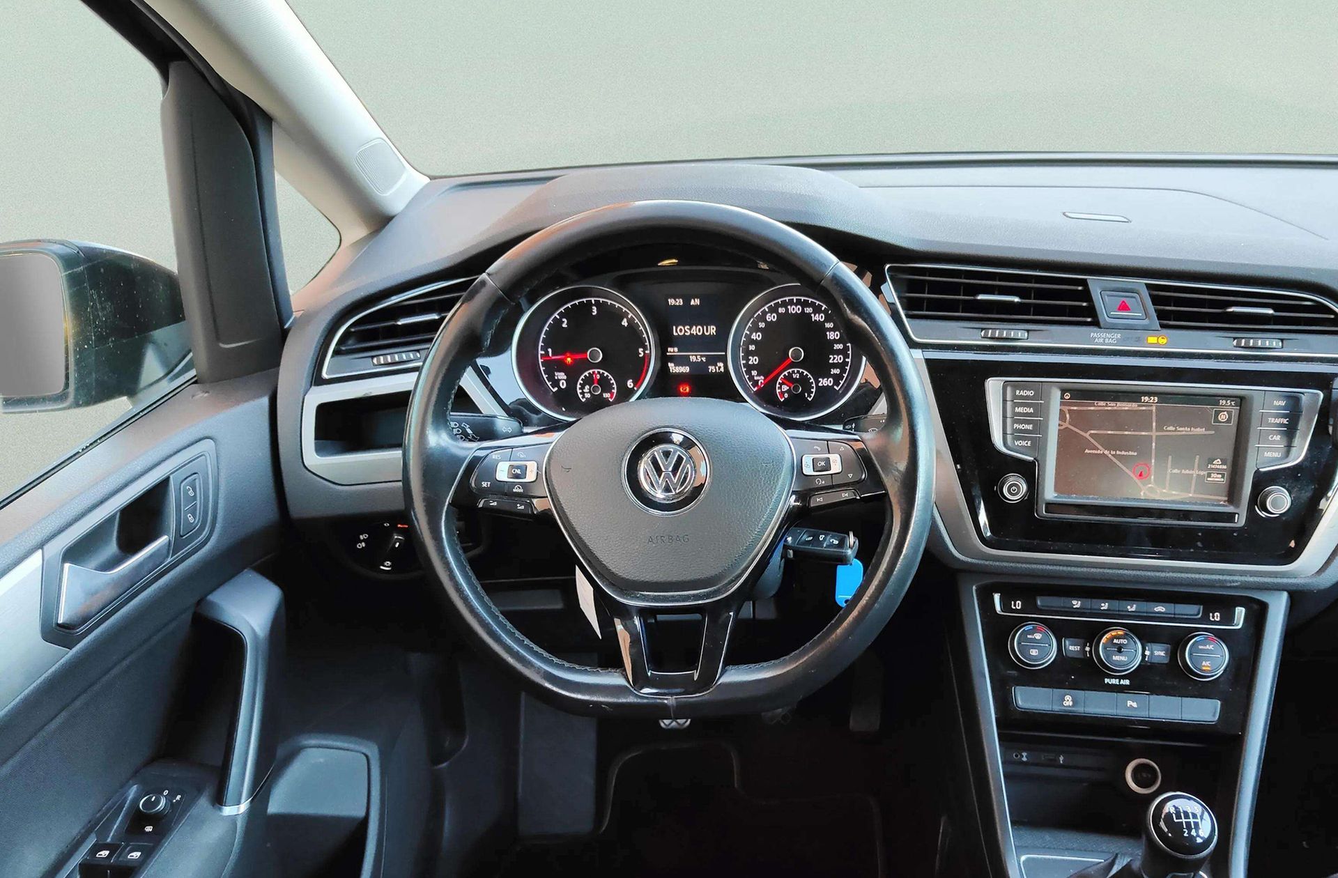 Volkswagen Touran Advance 2.0 TDI - foto 21