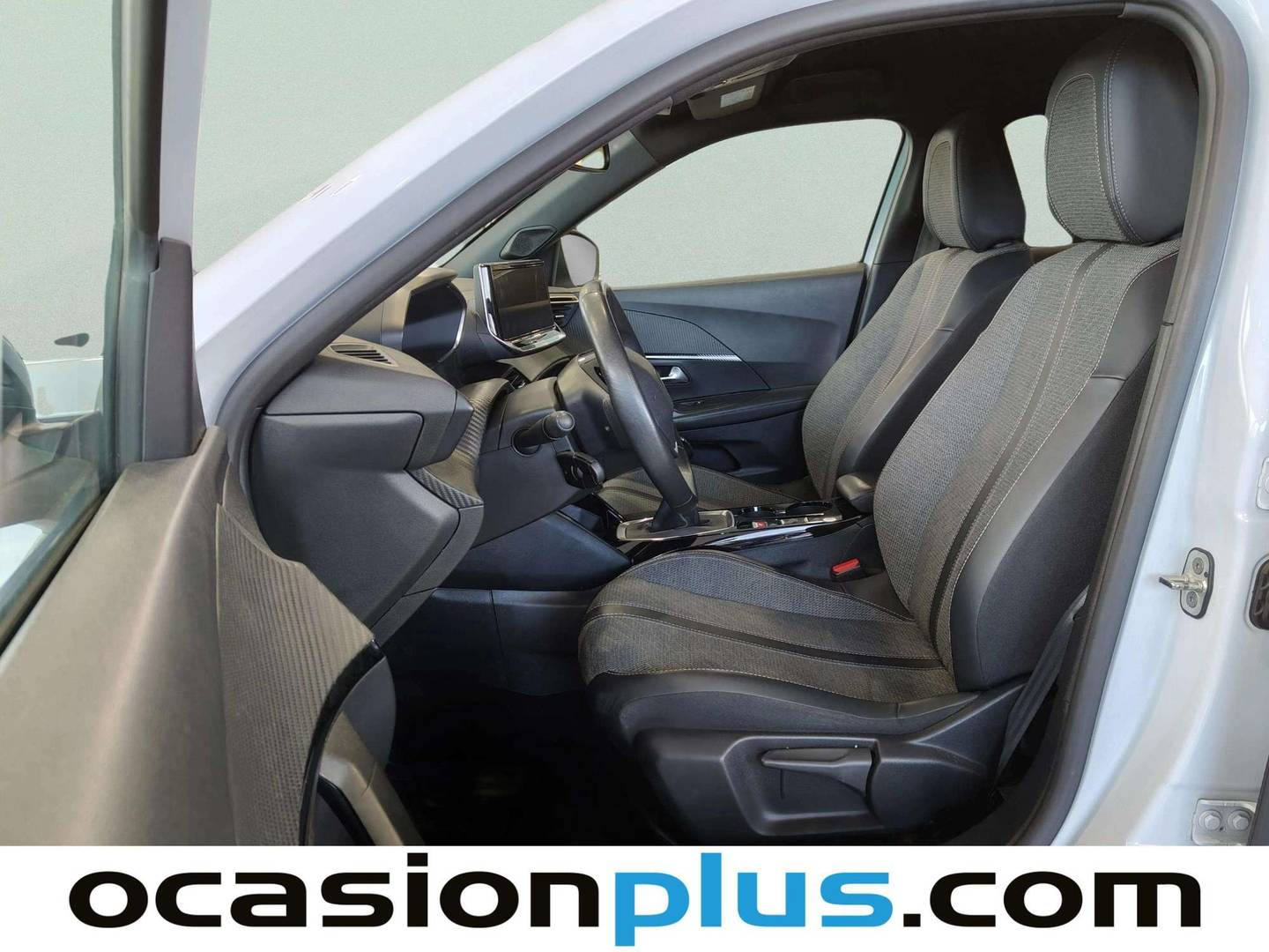Foto asientos delanteros Peugeot 2008 Peugeot 2008 PureTech 100 S&S Allure (100 CV)