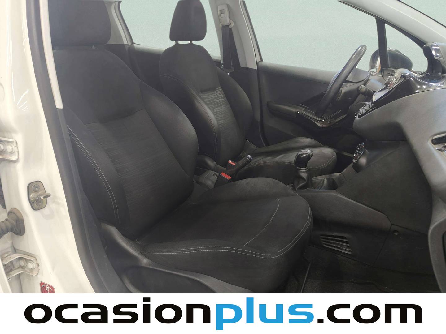 Peugeot 208 Peugeot 208 1.4 HDi Business Line (68 CV) km 0