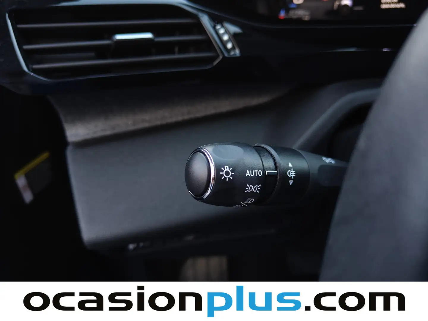 Foto Peugeot 408 Peugeot 408 Allure Hybrid eDCS6 (136 CV)