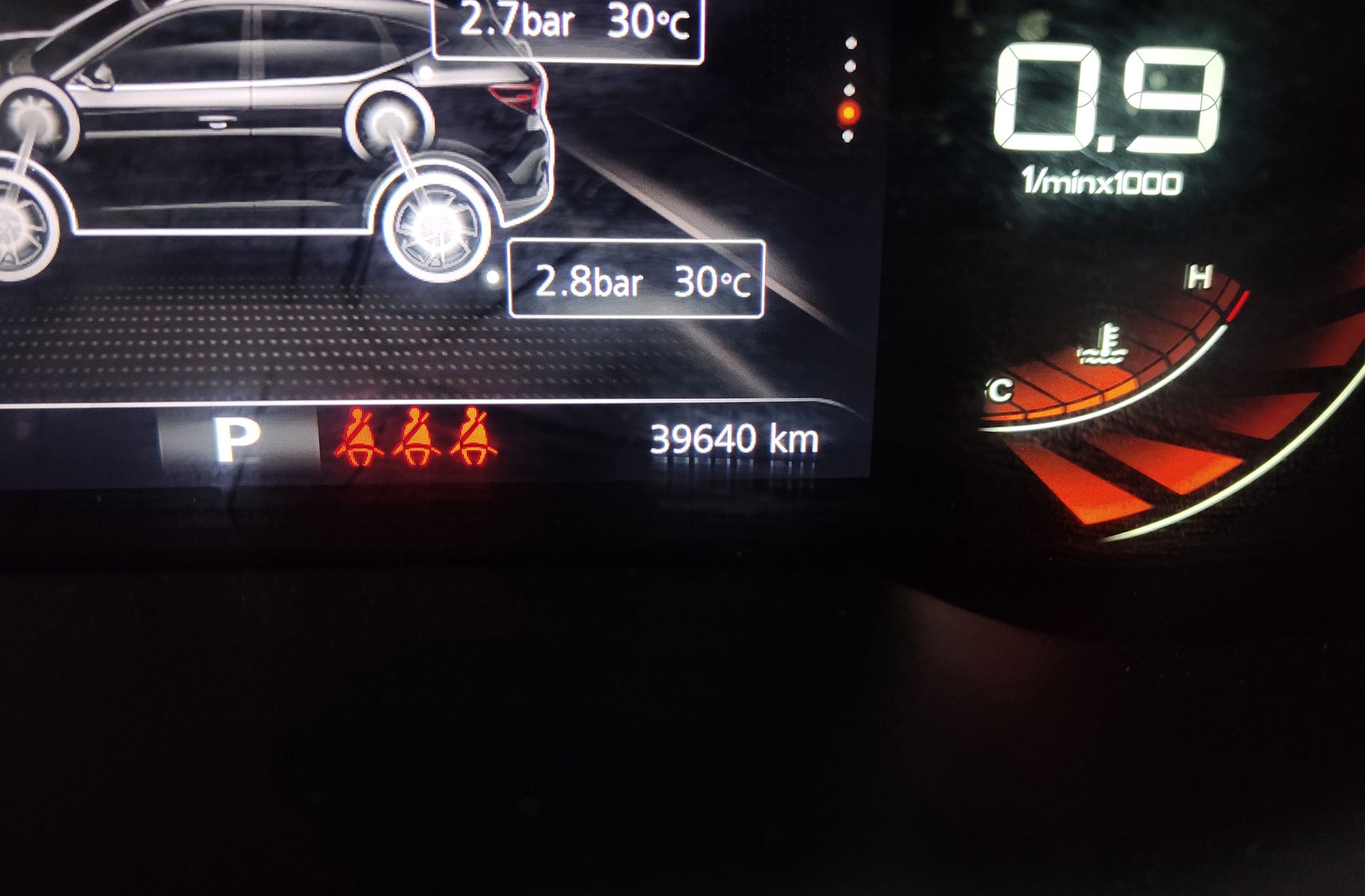 MG ZS 1.0T Luxury - foto 11