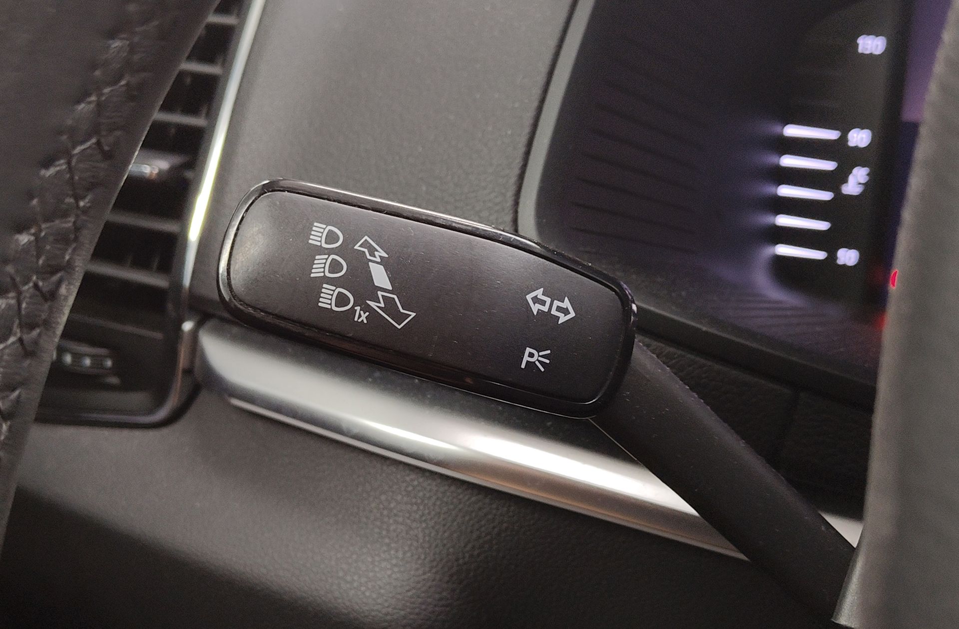 Škoda Karoq 1.5 TSI ACT Ambition DSG - foto 26