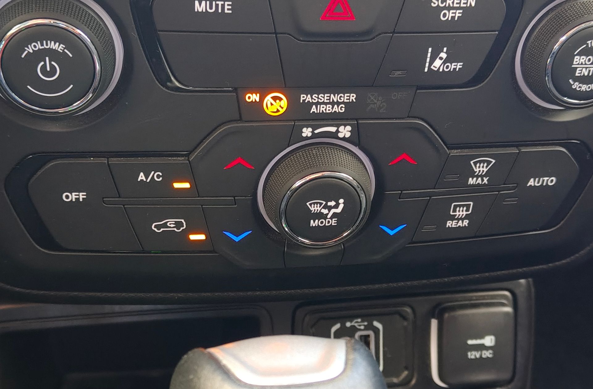 Jeep Renegade eHybrid 1.5 Limited ATX - foto 29