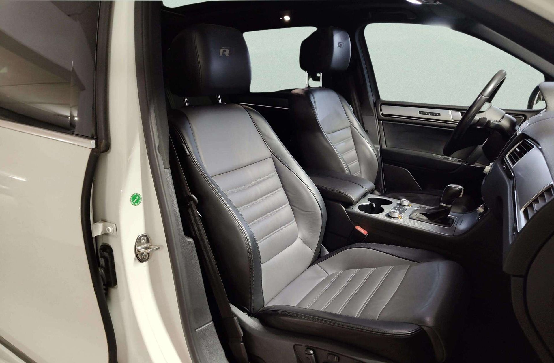 Volkswagen Touareg R-Line 3.0 TDI BMT Tiptronic - foto 32