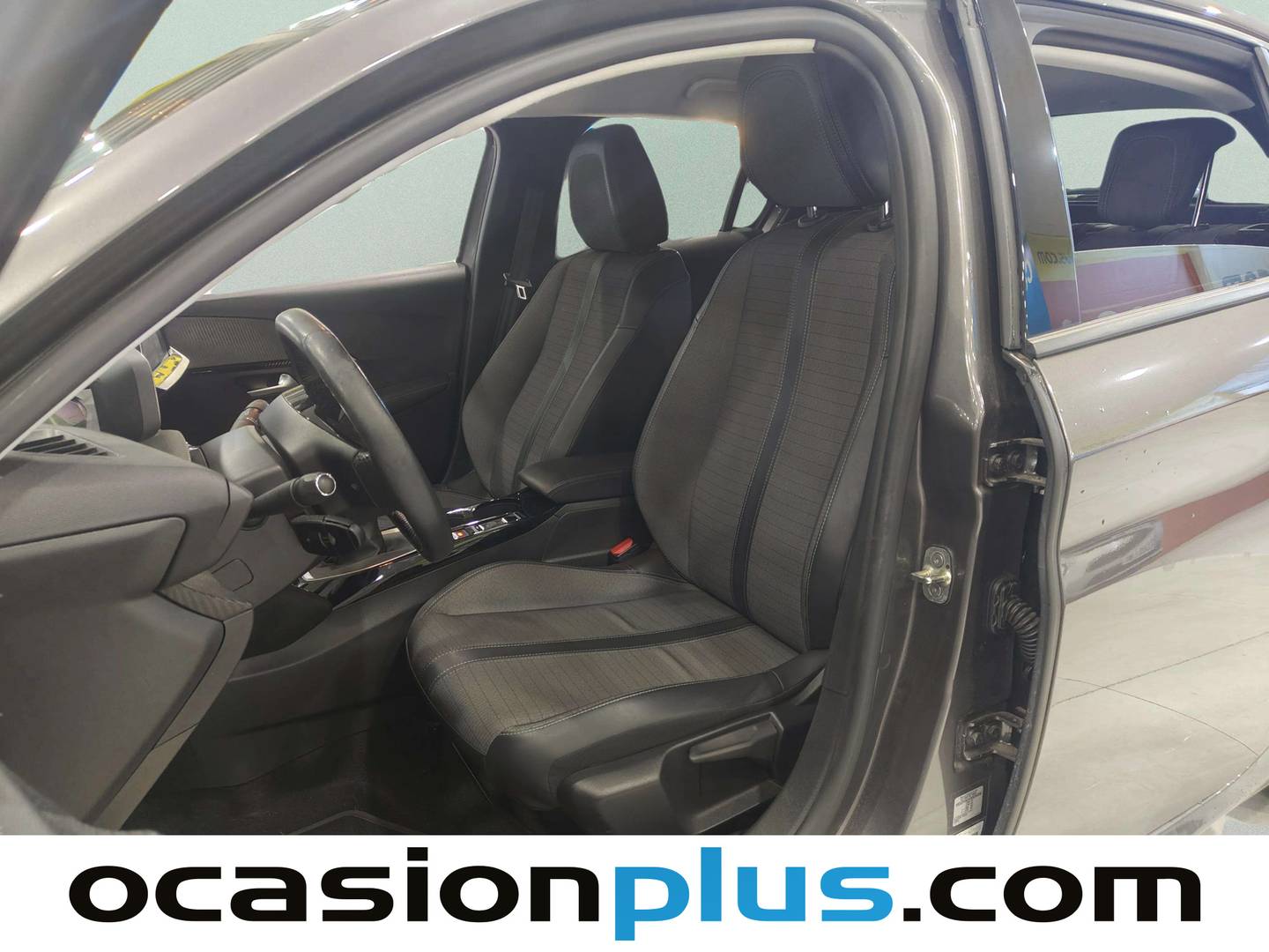 Foto asientos delanteros Peugeot 208 Peugeot 208 PureTech 100 Allure Pack (100 CV)