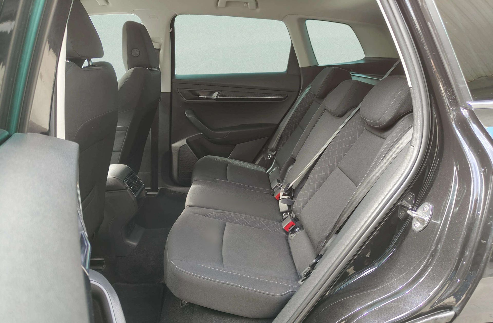 Škoda Karoq 1.6 TDI Ambition - foto 14
