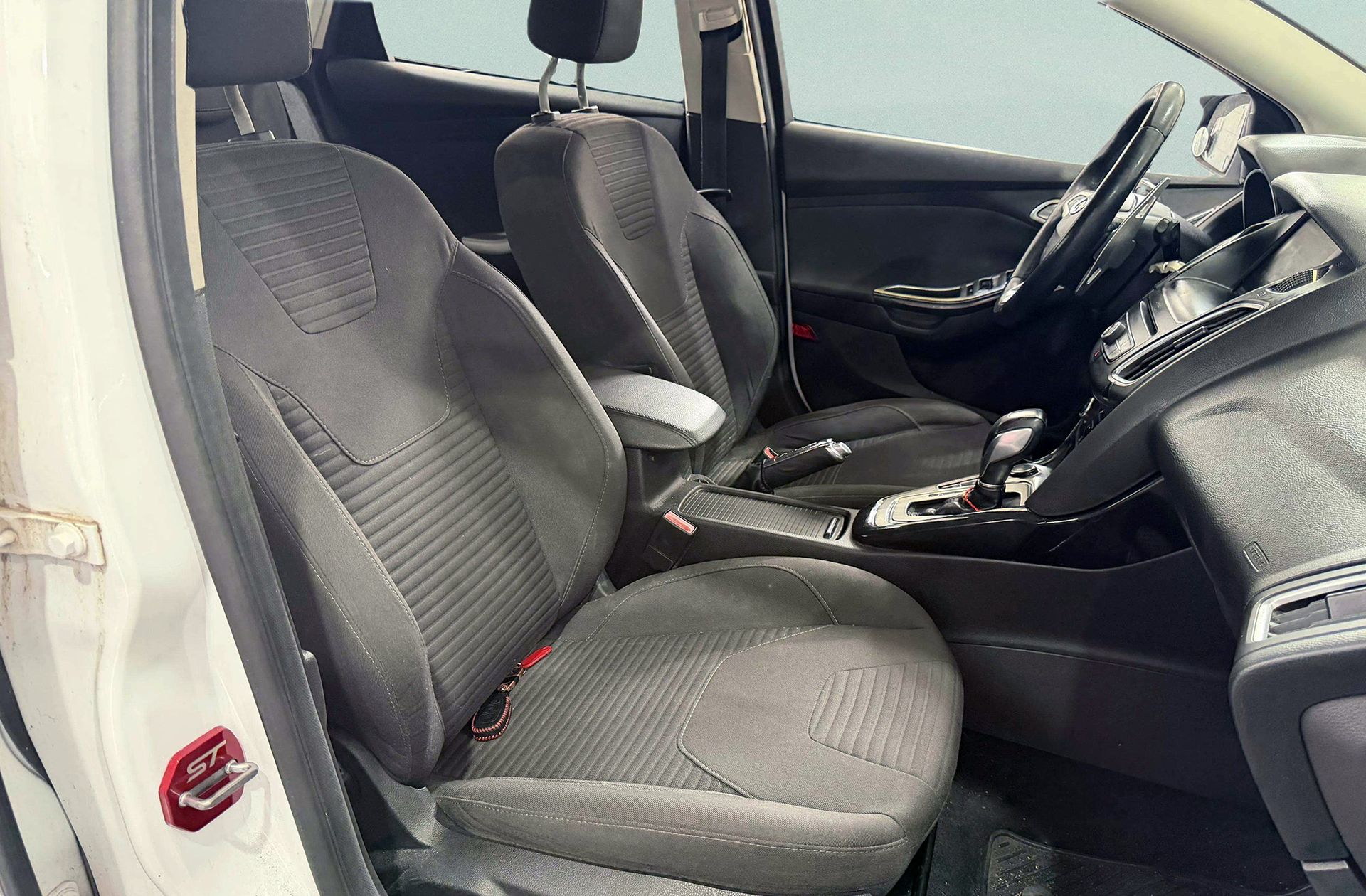 Ford Focus 1.0 EcoBoost Titanium Powershift - foto 14