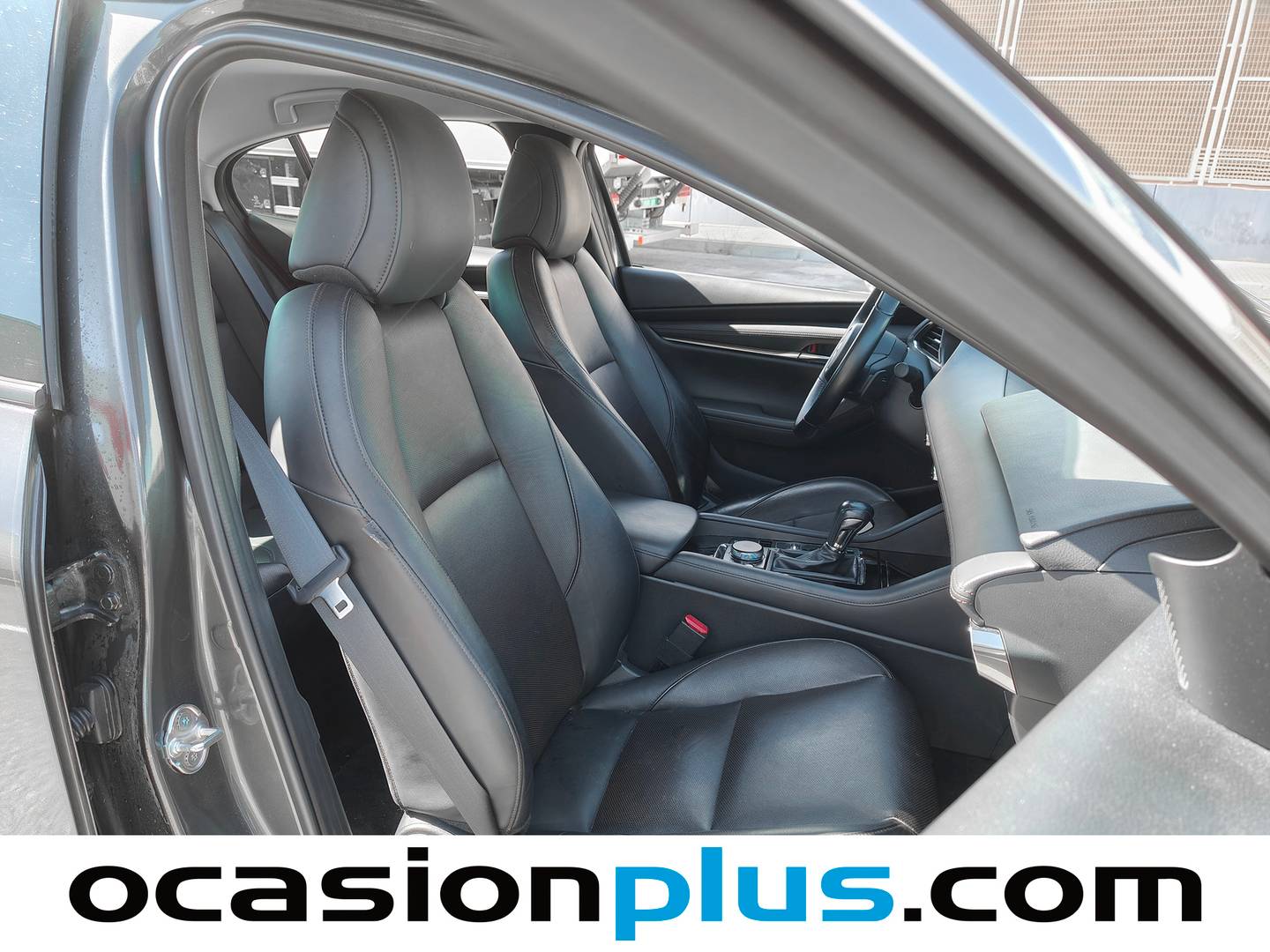 Accesorios del Mazda Mazda3 Mazda Mazda 3 2.0 Sedan e-Skyactiv-X Zenith Safety Black AT (186 CV)