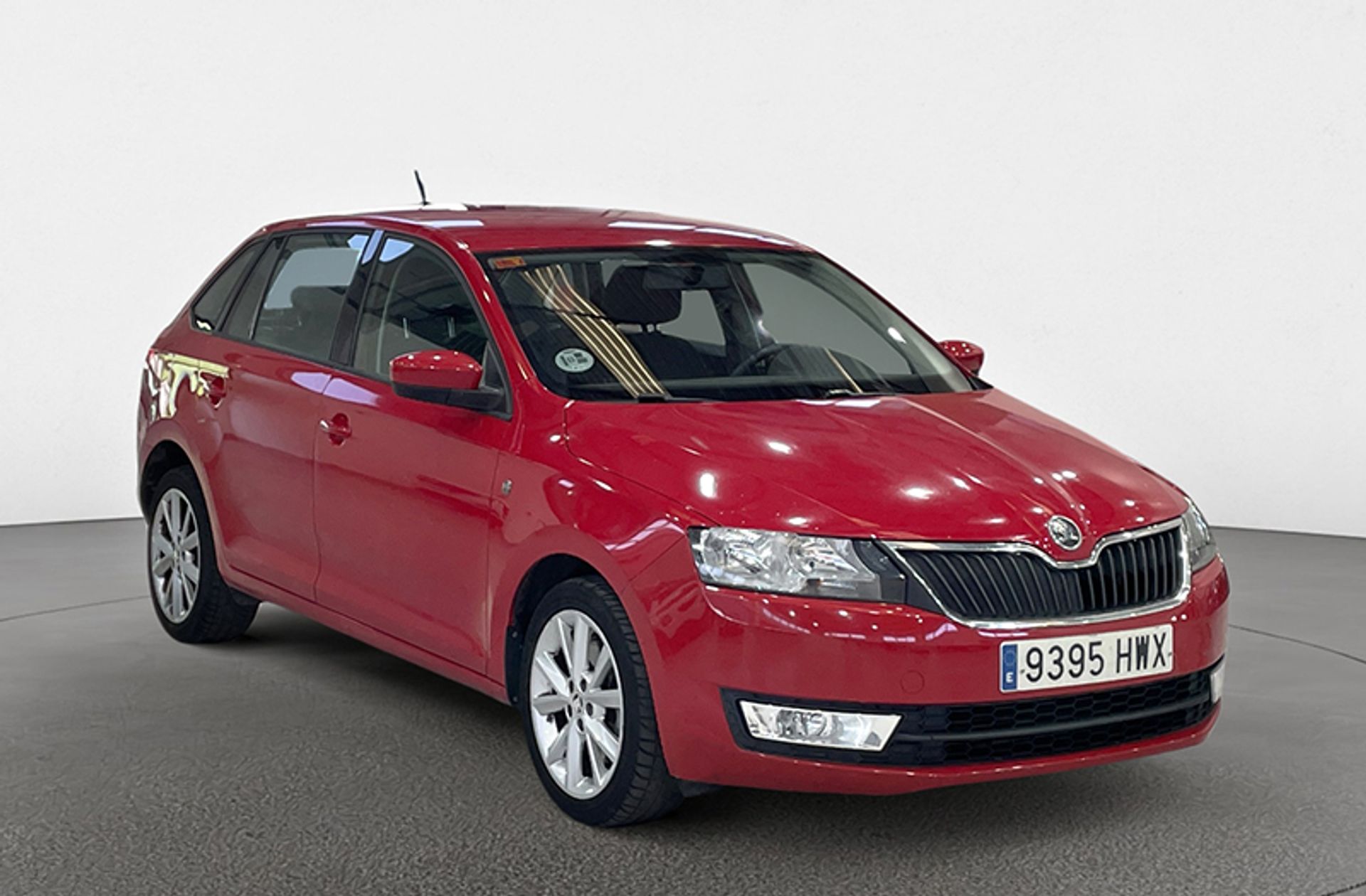 Škoda Rapid Spaceback 1.6 TDI CR Ambition - foto 2