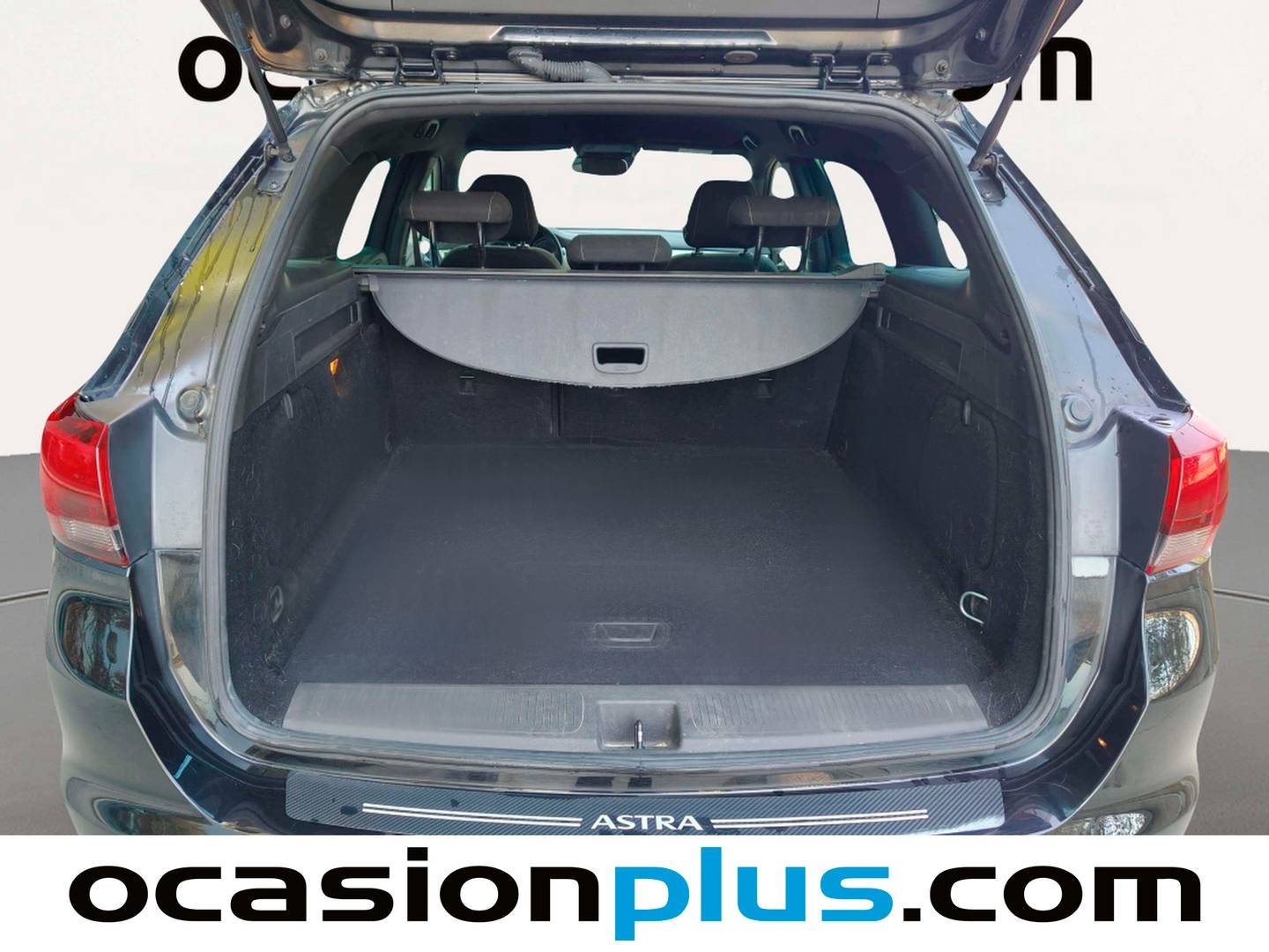 Fotos maletero Opel Astra Opel Astra Sports Tourer 1.4T SHT S/S Business Elegance CVT (145 CV)