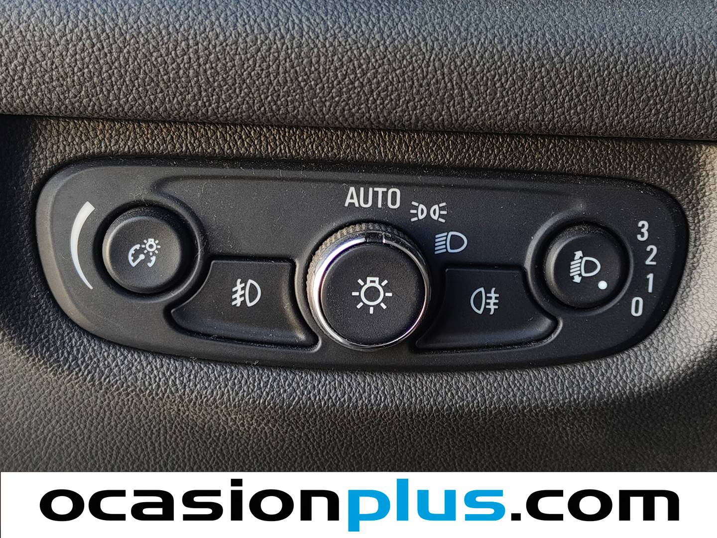 Extras del Opel Insignia Opel Insignia Sports Tourer 1.6 CDTI S&S ecoTEC Selective (136 CV)