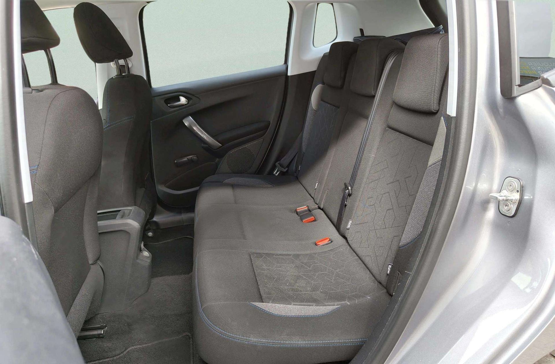 Peugeot 2008 BlueHDi 100 Style - foto 14