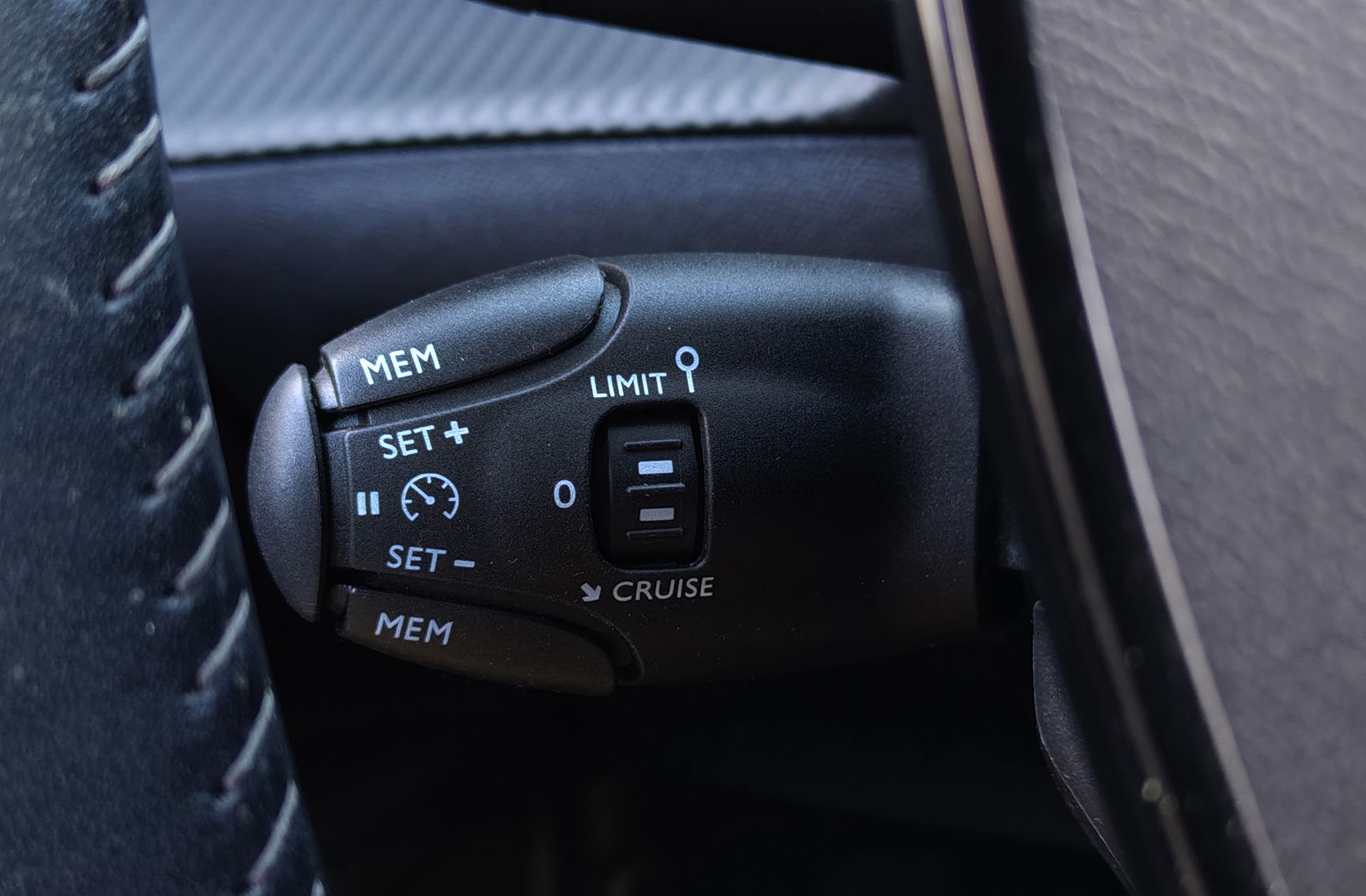 Peugeot 2008 PureTech 130 Allure Pack - foto 28