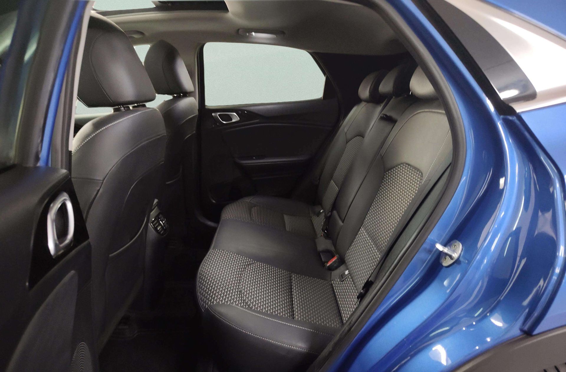Kia XCeed 1.5 MHEV iMT Emotion - foto 16