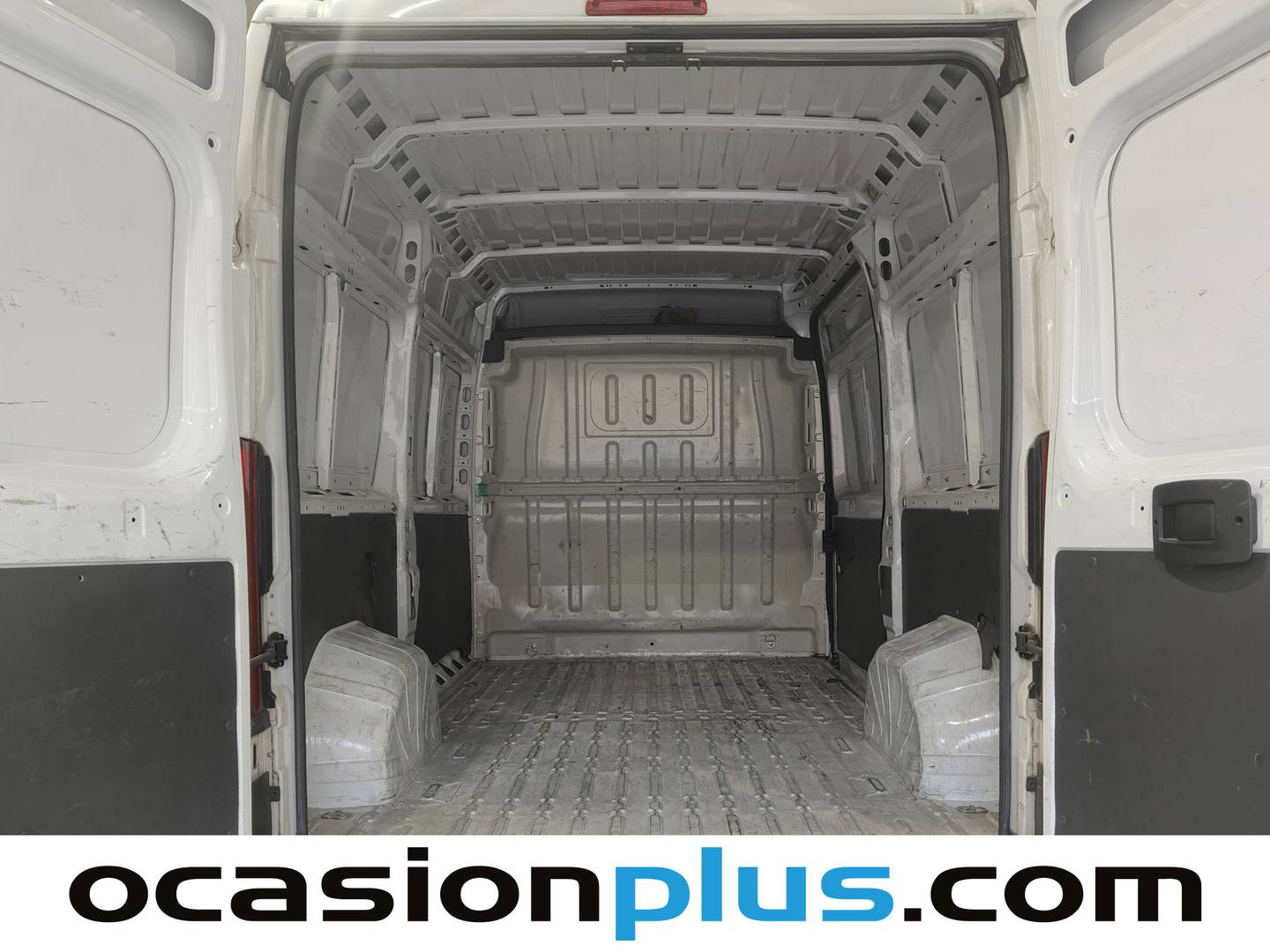 Fotos maletero Opel Movano Opel Movano Furgón BlueHDi 140 Edition L2H2 (140 CV) 3.500