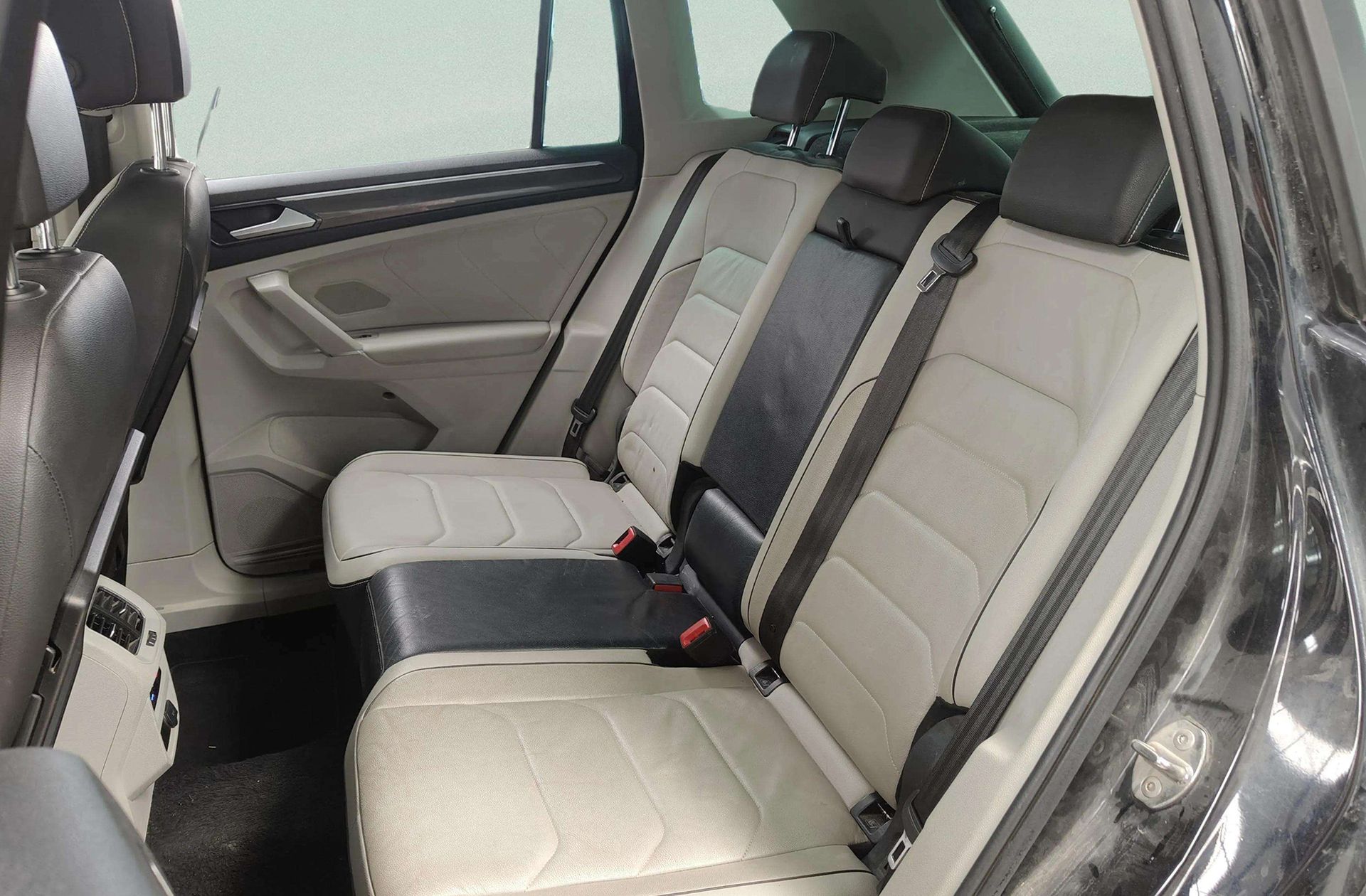 Volkswagen Tiguan Sport 2.0 TDI BMT 4Motion DSG Pack R-Line - foto 16