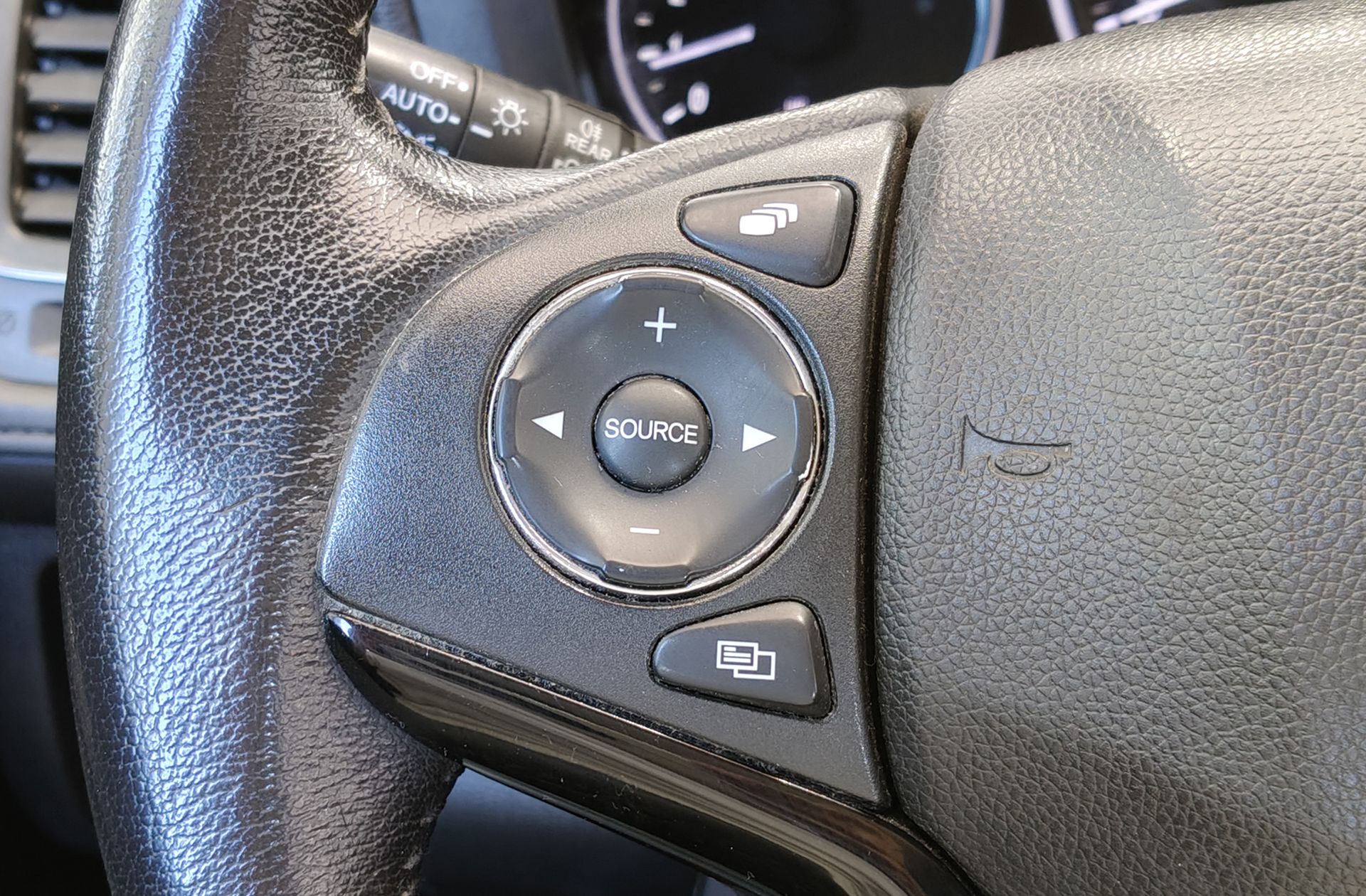 Honda HR-V 1.6 i-DTEC Elegance Navi - foto 23