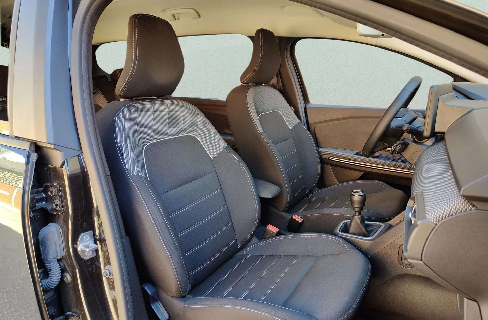 Dacia Jogger Serie Limitada Extreme Go ECO-G 5 plazas - foto 18