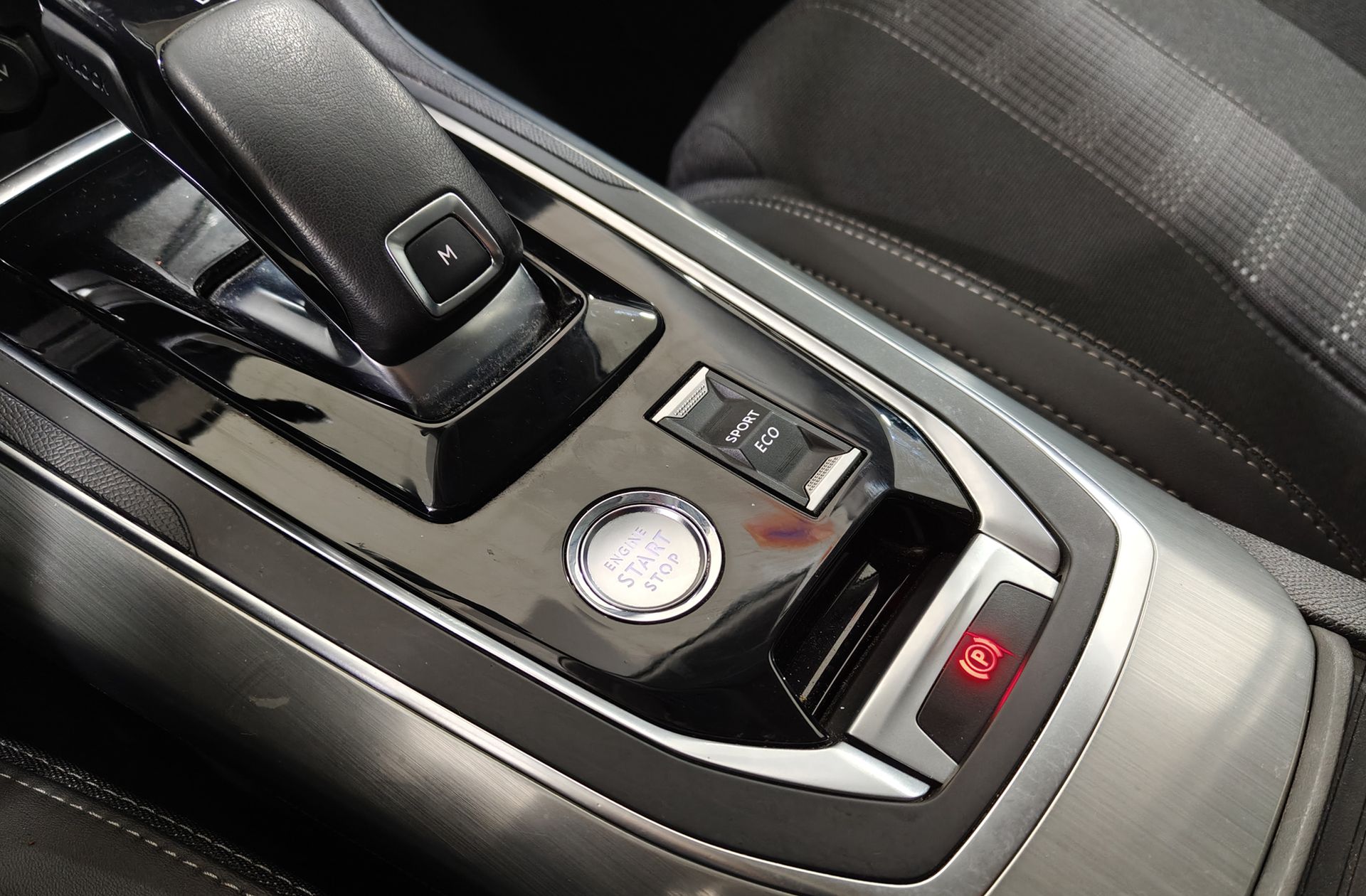 Peugeot 308 PureTech 130 Allure Pack EAT8 - foto 32