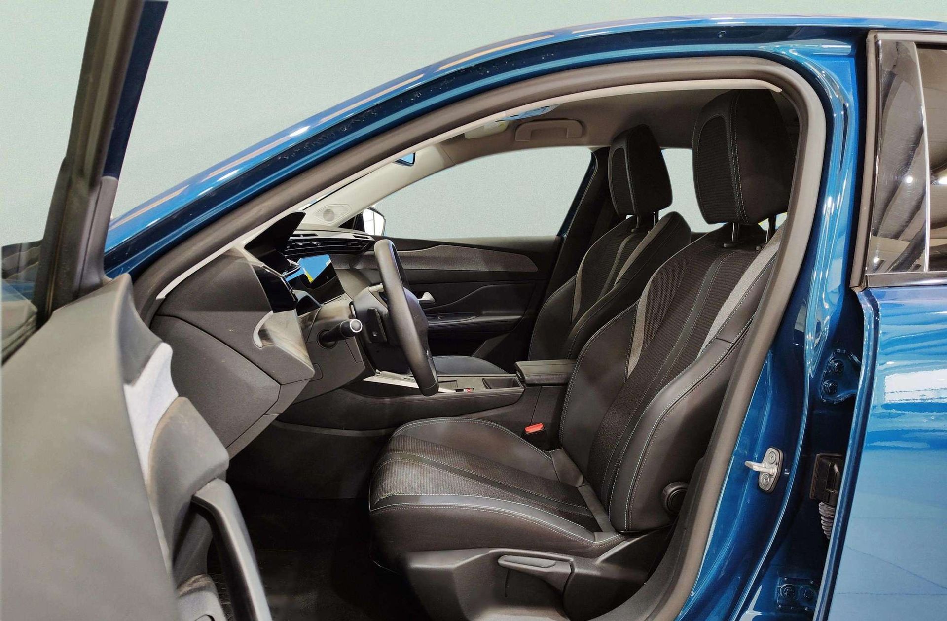 Peugeot 408 Allure Hybrid 145 eDCS6 - foto 10