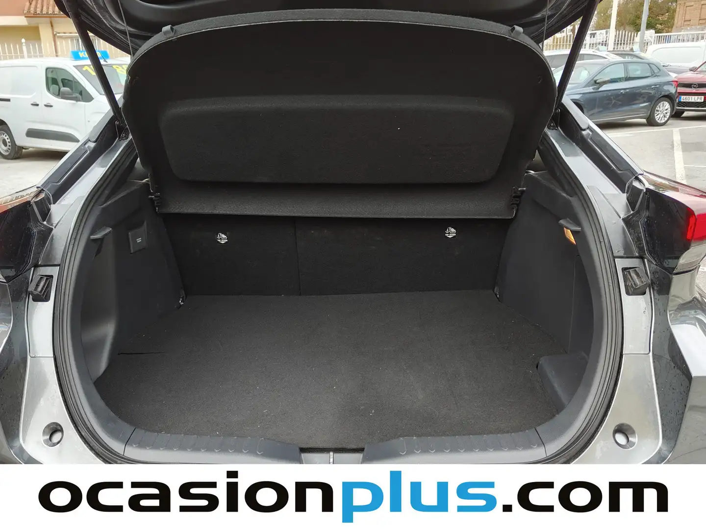 Foto Toyota C-HR Toyota C-HR 220PH Advance (223 CV)