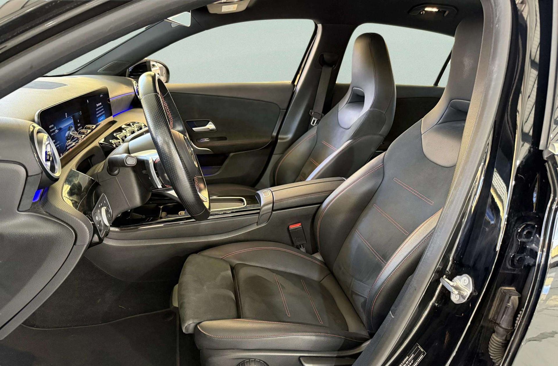 Mercedes-Benz Clase A 200 d Pack AMG - foto 11