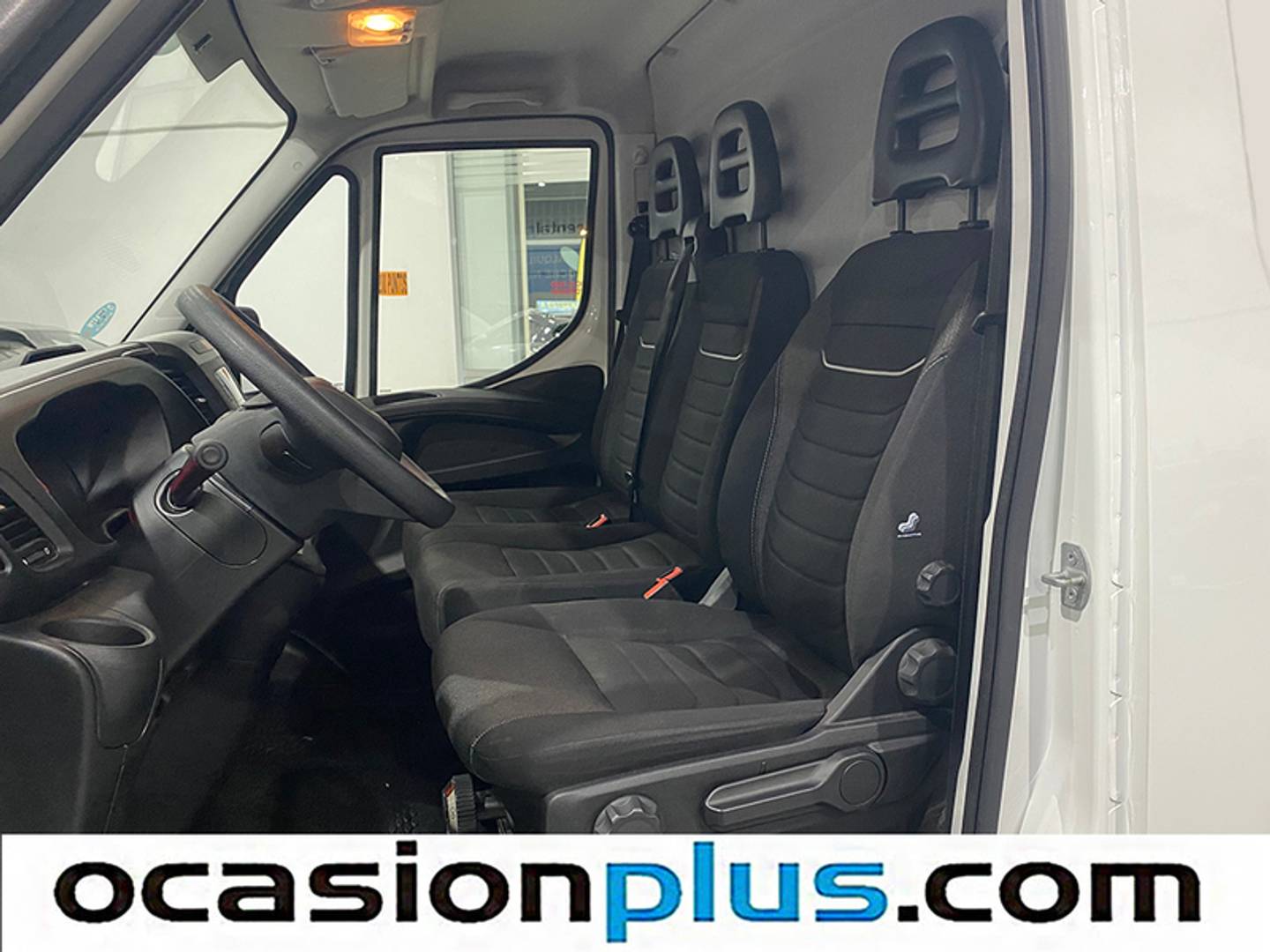 Foto Iveco Daily Iveco Daily Furgon 35S 16 V 3520L/H2 Auto (156 CV)