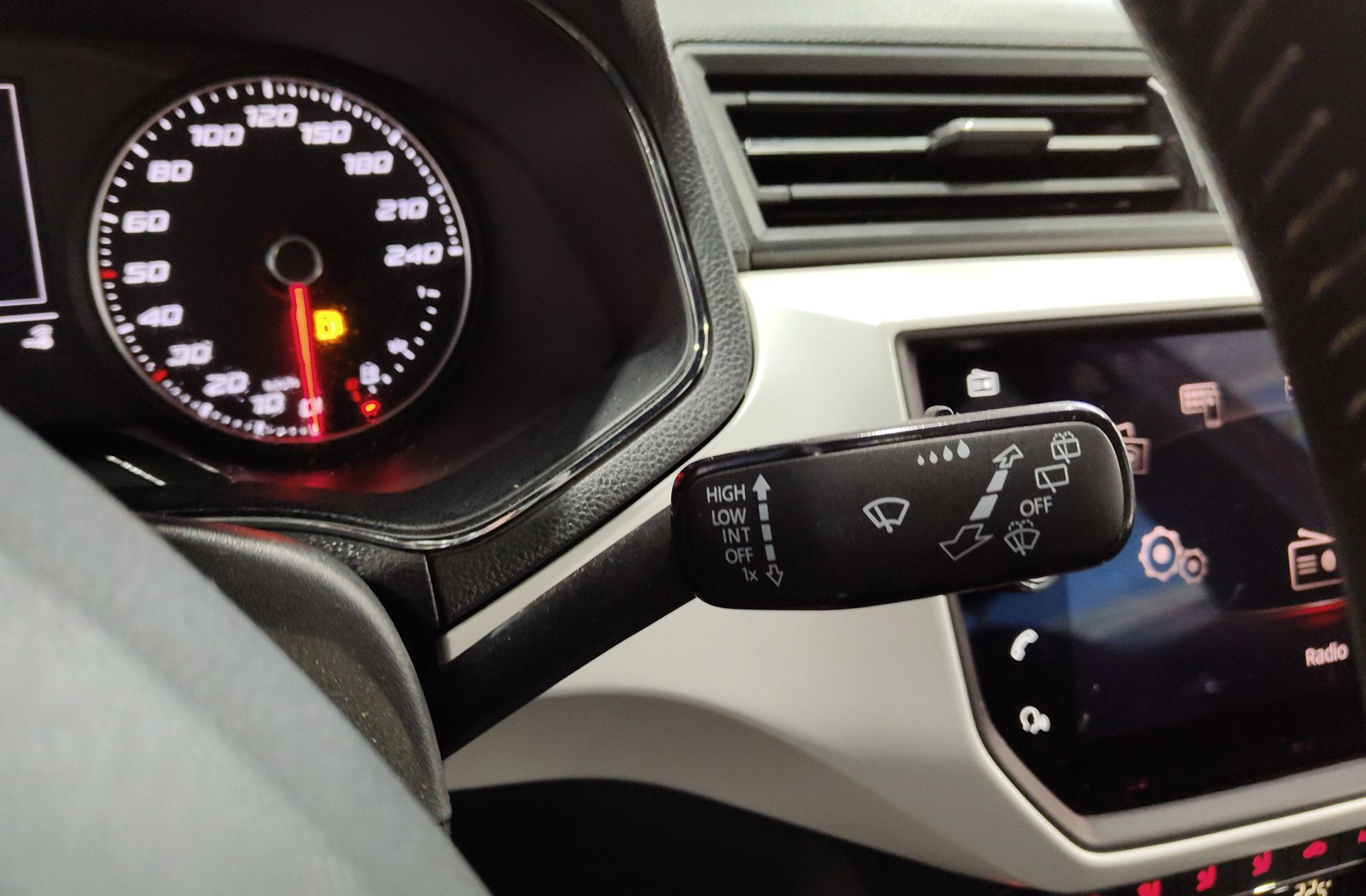SEAT Arona 1.0 TSI Ecomotive Xcellence - foto 24