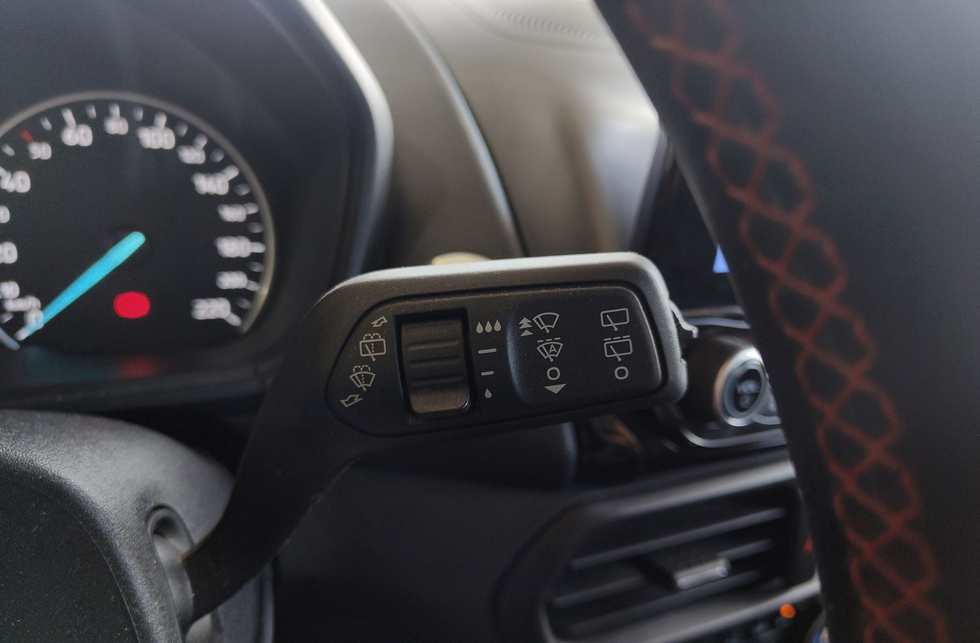 Ford EcoSport 1.0T EcoBoost ST Line - foto 29