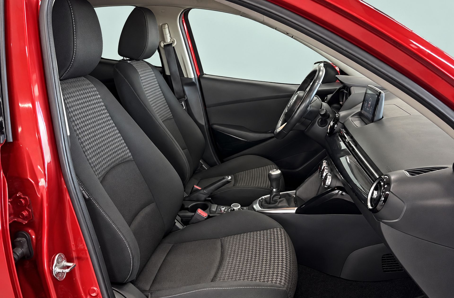 Mazda2 1.5 GE Black Tech Edition - foto 16