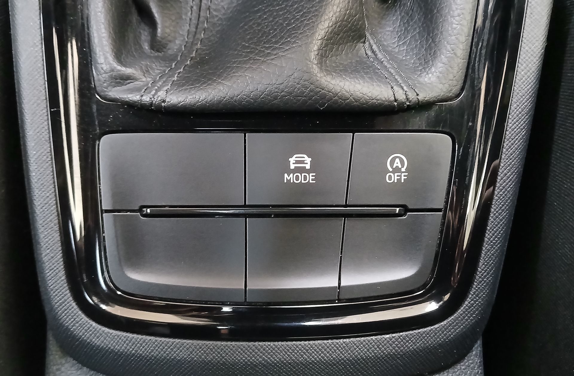 Škoda Kamiq 1.0 TSI Sport - foto 30