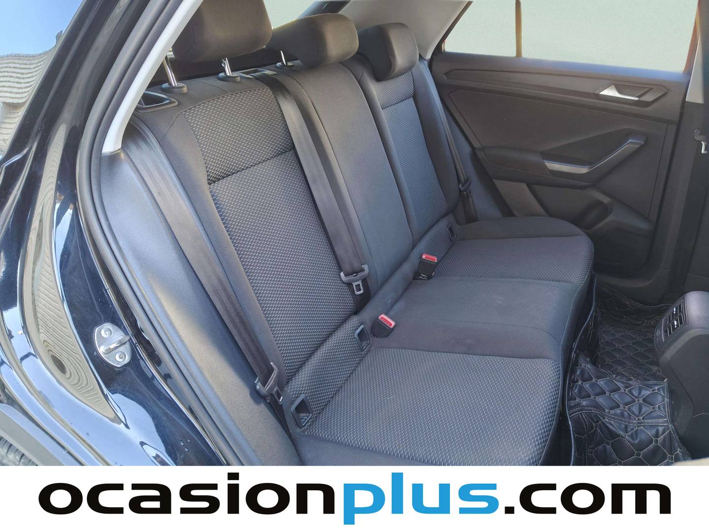 Foto Volkswagen T-Roc Volkswagen T-Roc Edition 1.0 TSI (115 CV) Pack R-Line