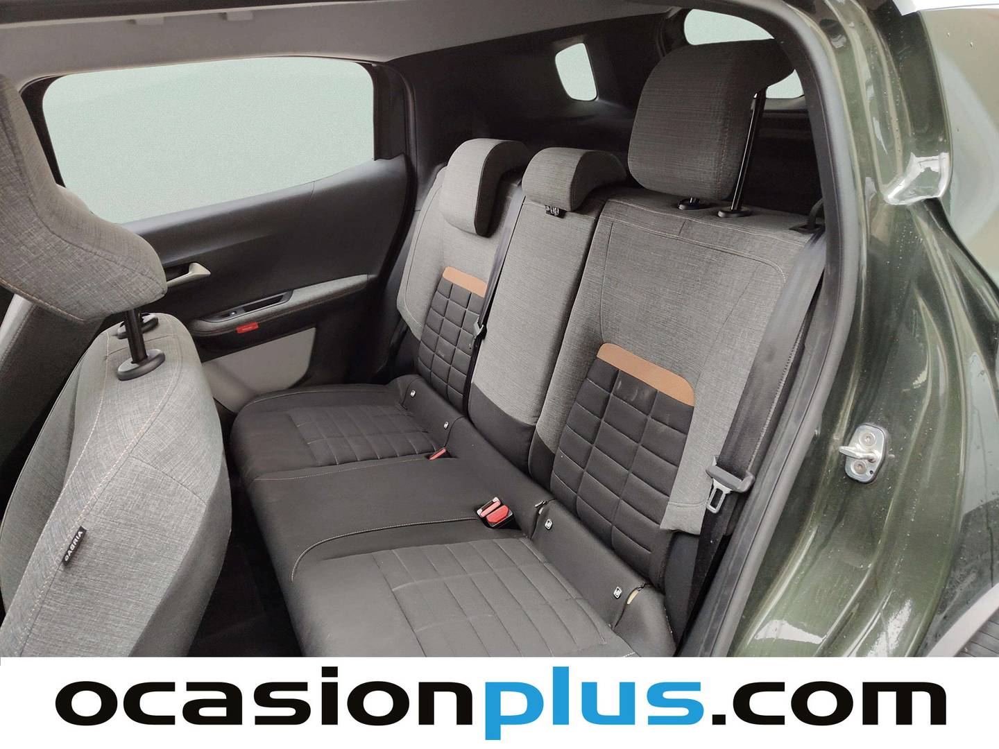 Foto asientos traseros Citroën C3 Aircross Citroën C3 Aircross Hybrid 145 Plus e-DCS6 (145 CV)