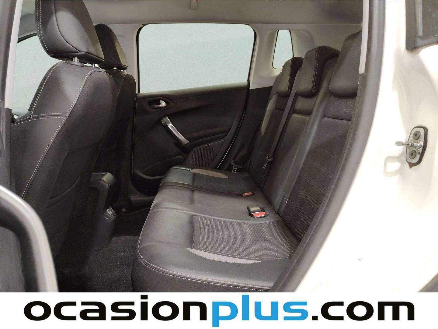 Foto asientos traseros Peugeot 2008 Peugeot 2008 PureTech 110 S&S Allure (110 CV)