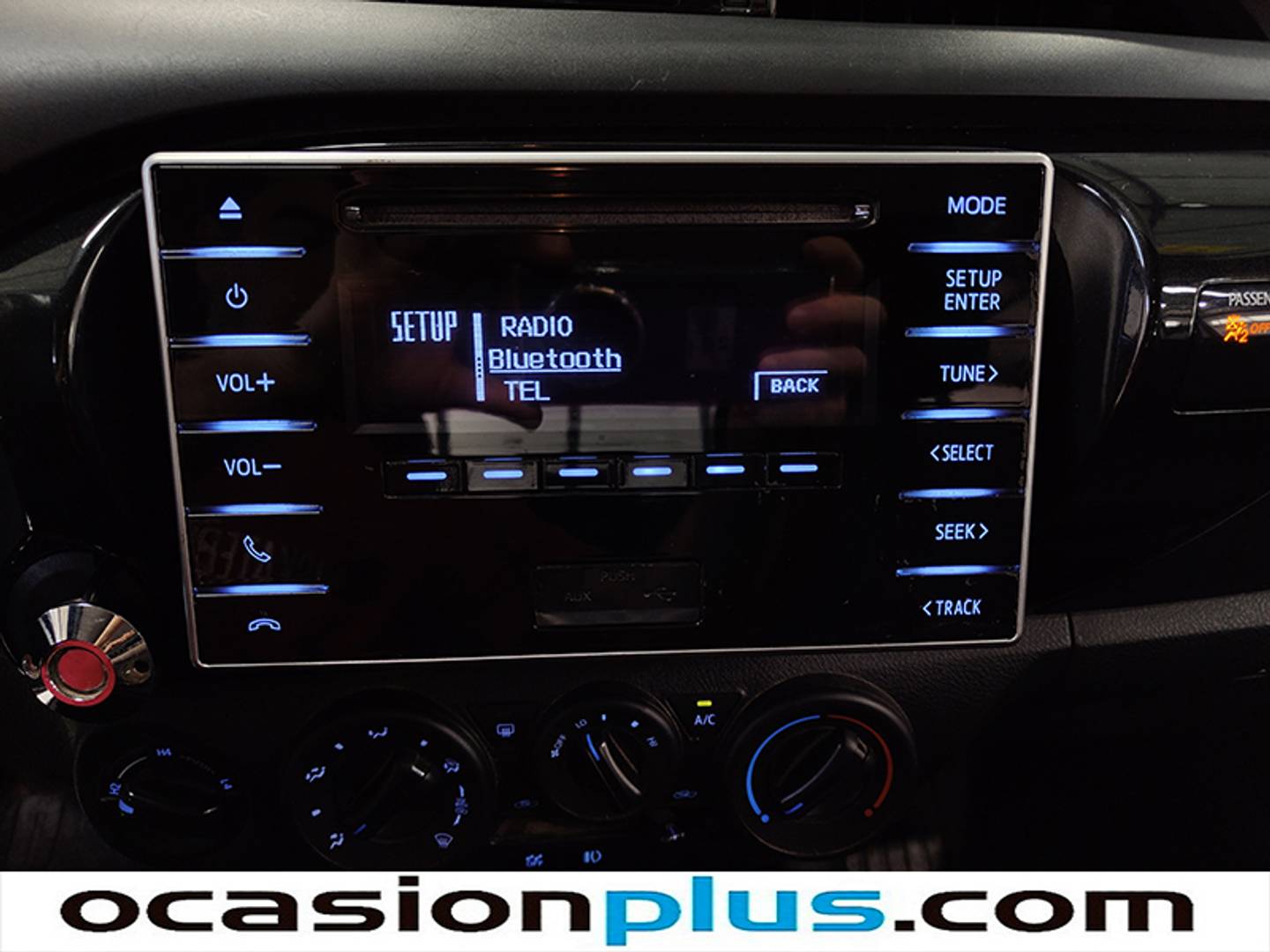 Extras y acabados del Toyota Hilux Toyota Hilux 2.4 D-4D Doble Cabina GX (150 CV)