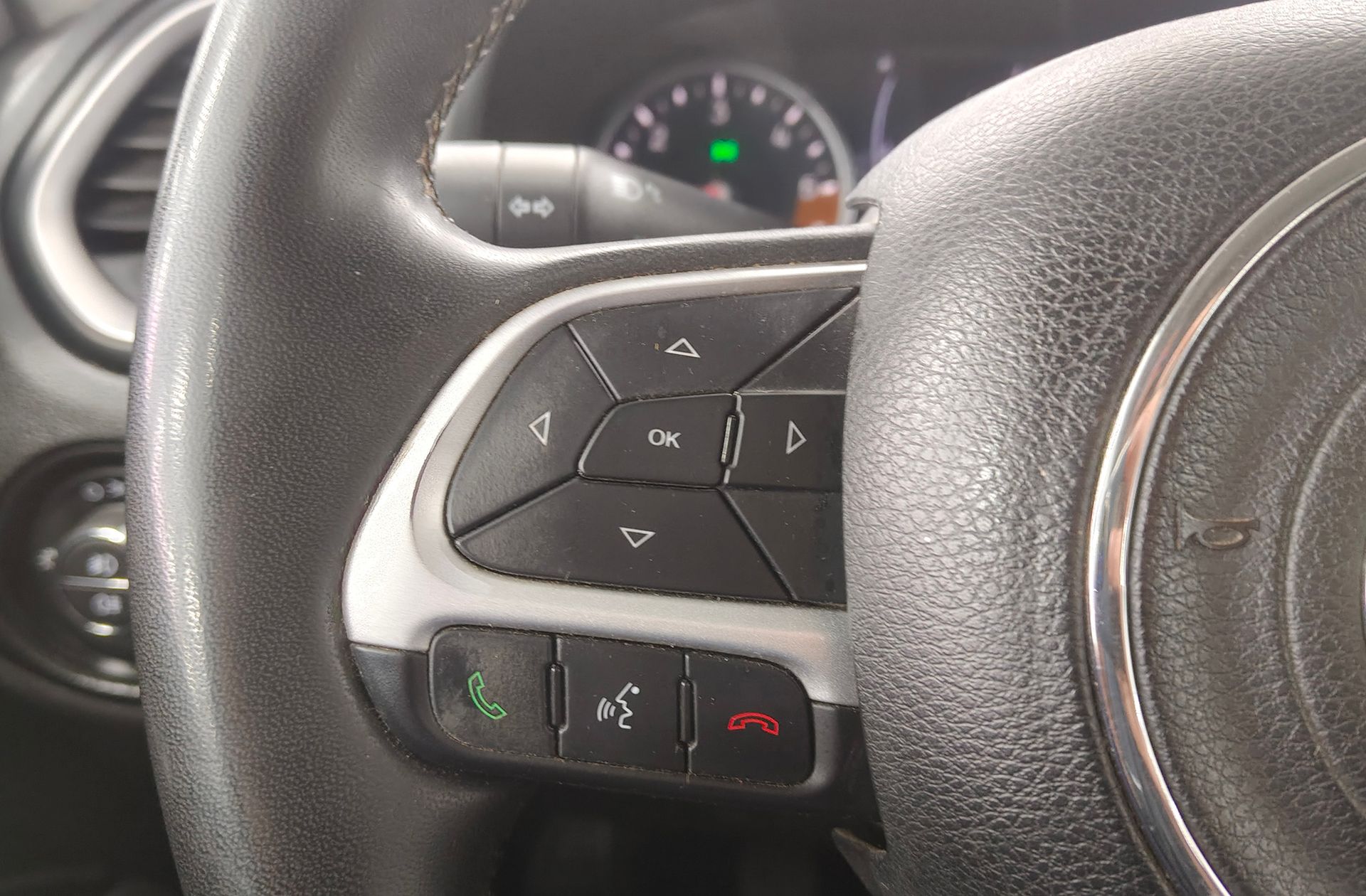 Jeep Renegade 1.6 MultiJet Longitude 4x2 E6 - foto 24