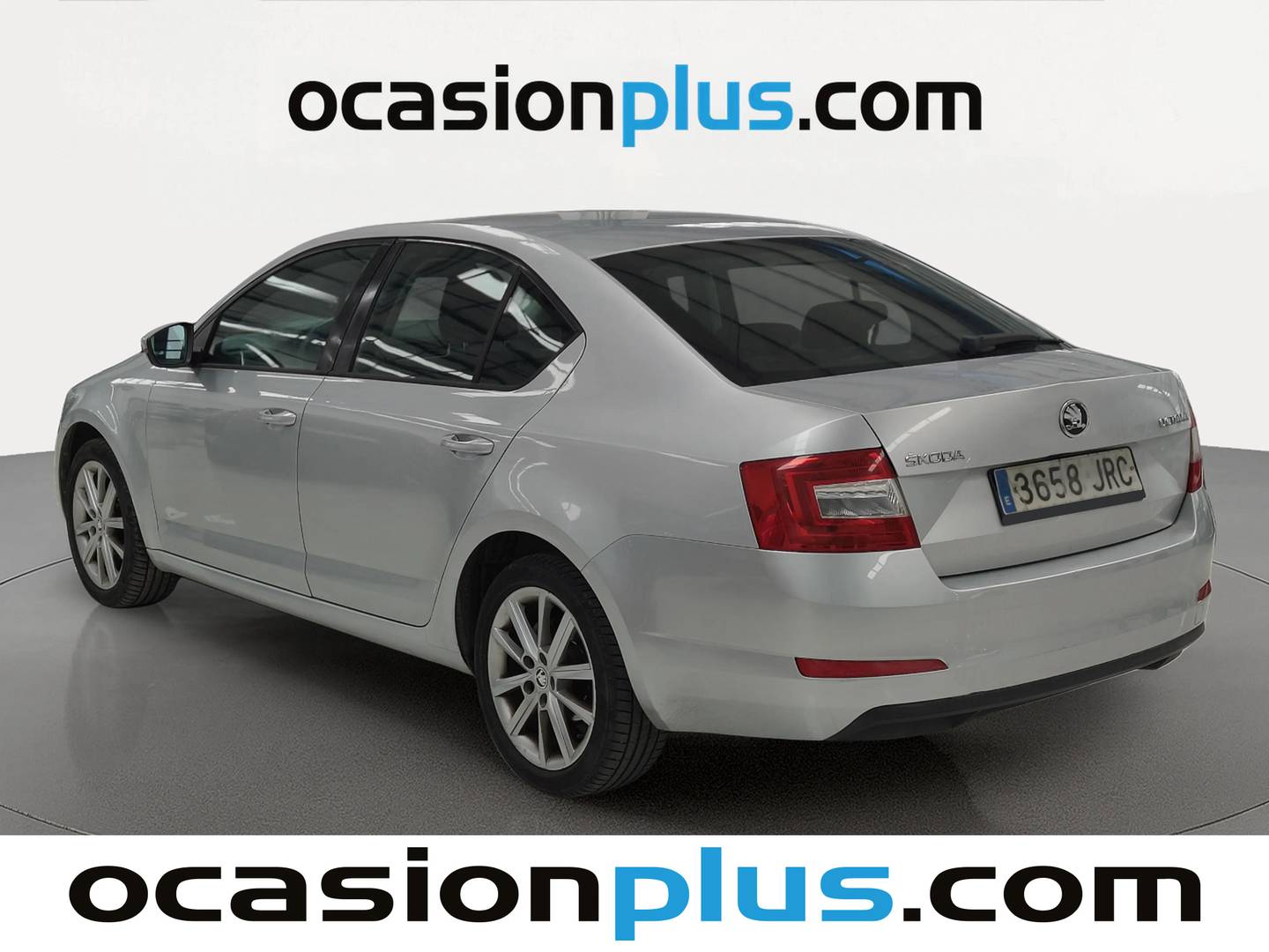 Foto trasera Skoda Octavia Skoda Octavia 1.6 TDI CR Like DSG (110 CV) izquierda